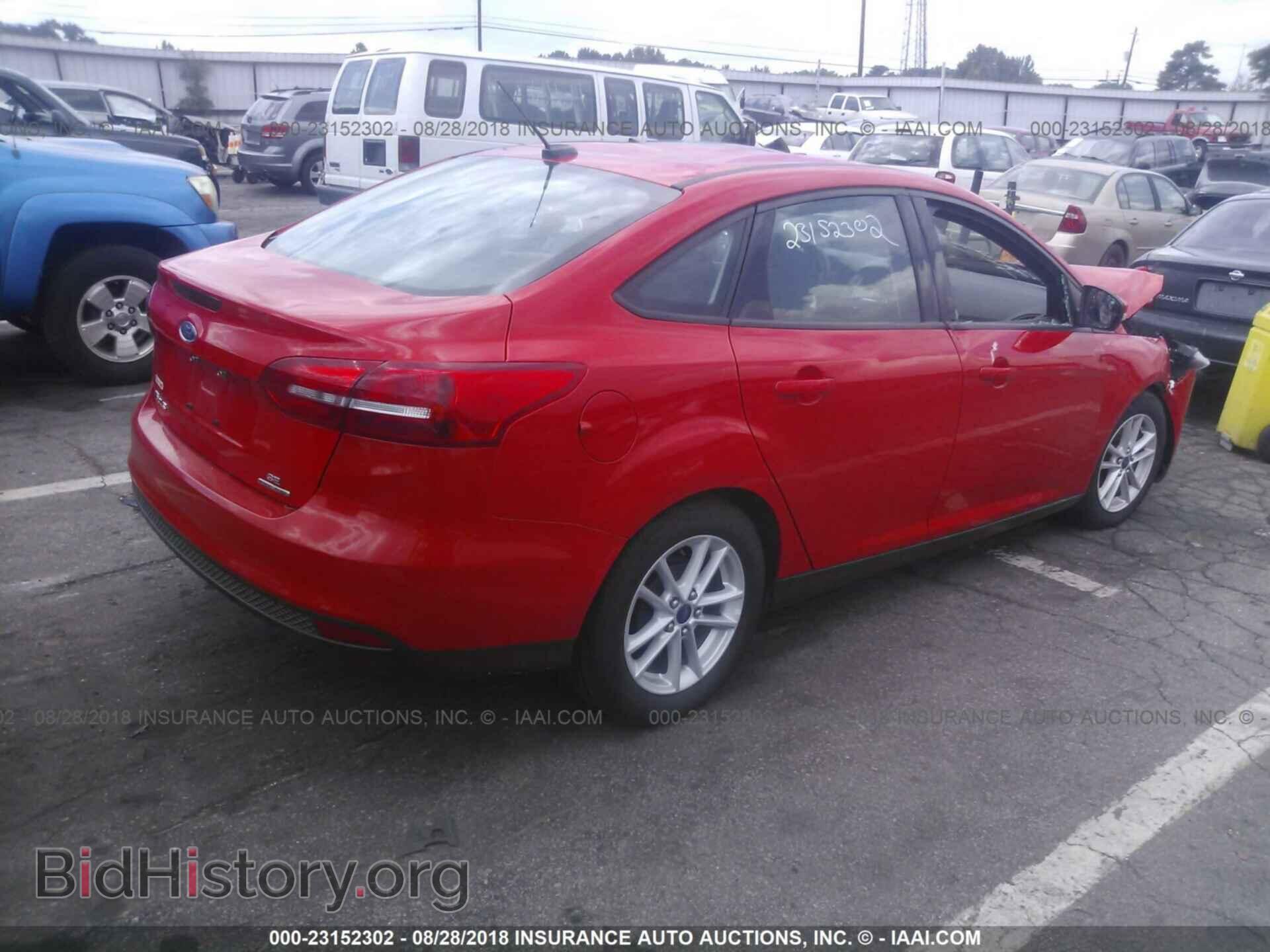 2015 Ford Focus - VIN: 1FADP3F20FL295914 - Photo 4