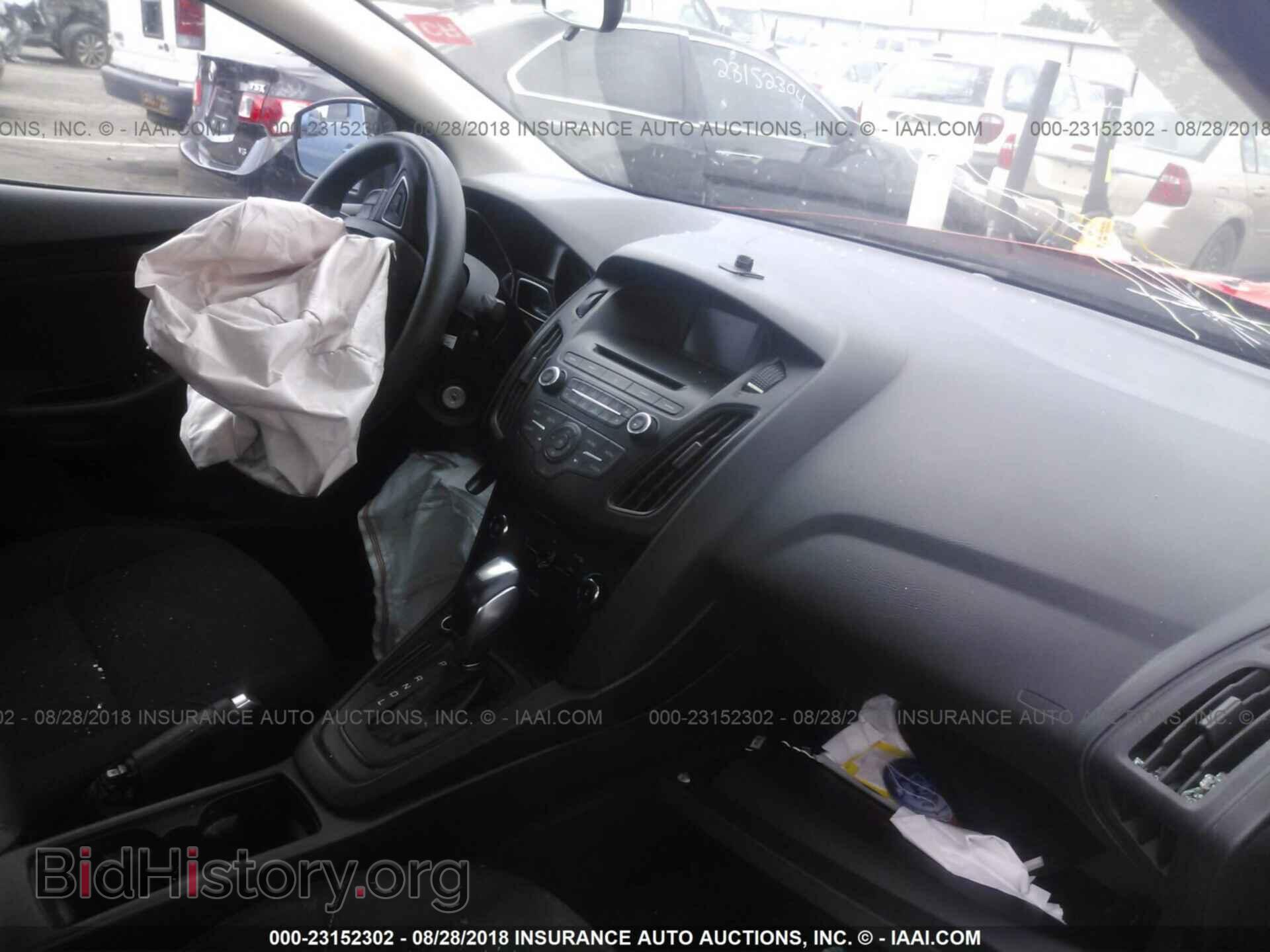 2015 Ford Focus - VIN: 1FADP3F20FL295914 - Photo 5