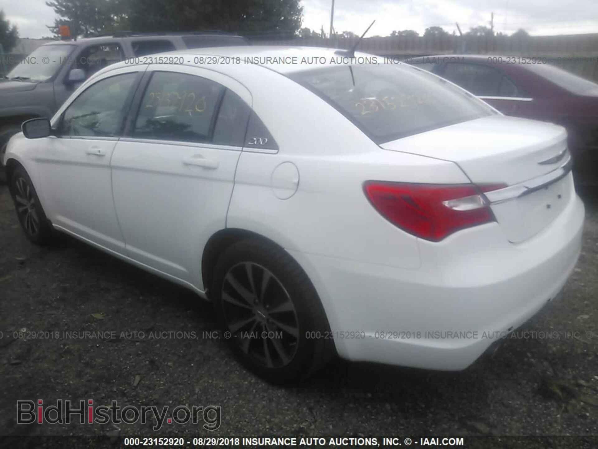 2014 Chrysler 200 - VIN: 1C3CCBBG4EN197778 - Photo 3