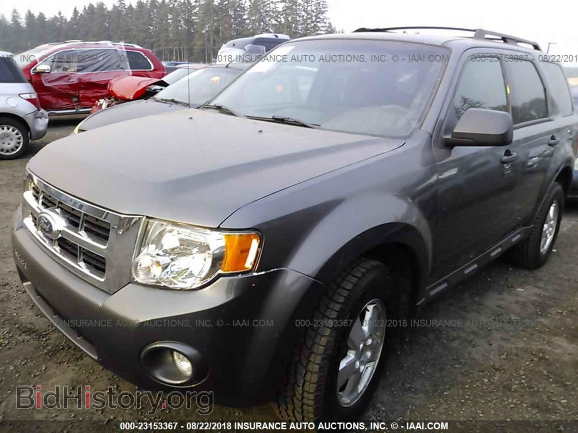 2011 Ford Escape - VIN: 1FMCU9D71BKB04352 - Фото 2