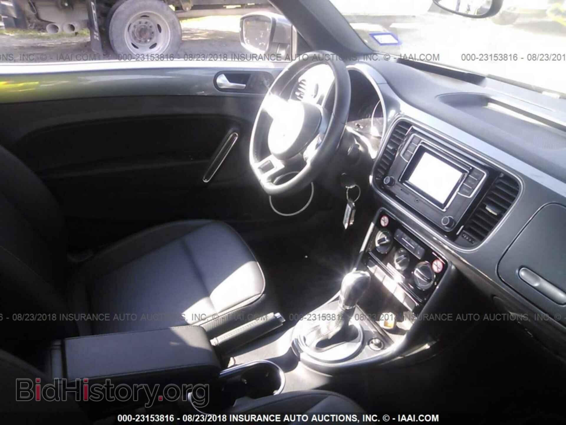 2018 Volkswagen Beetle - VIN: 3VW5DAAT0JM502012 - Фото 5