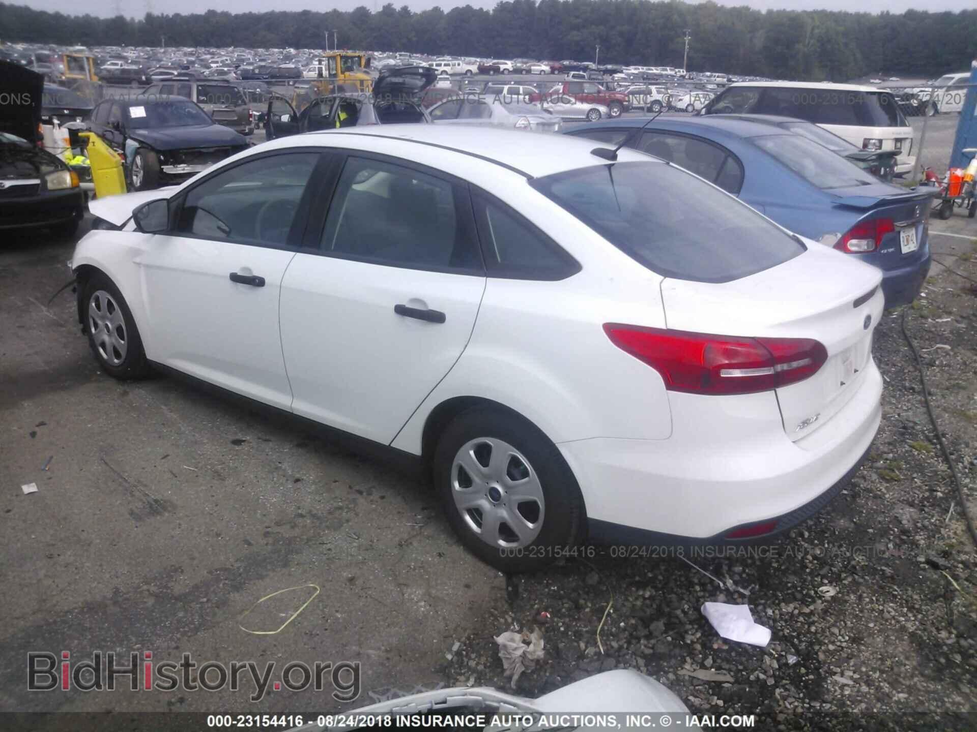 2015 Ford Focus - VIN: 1FADP3E26FL311924 - Photo 3