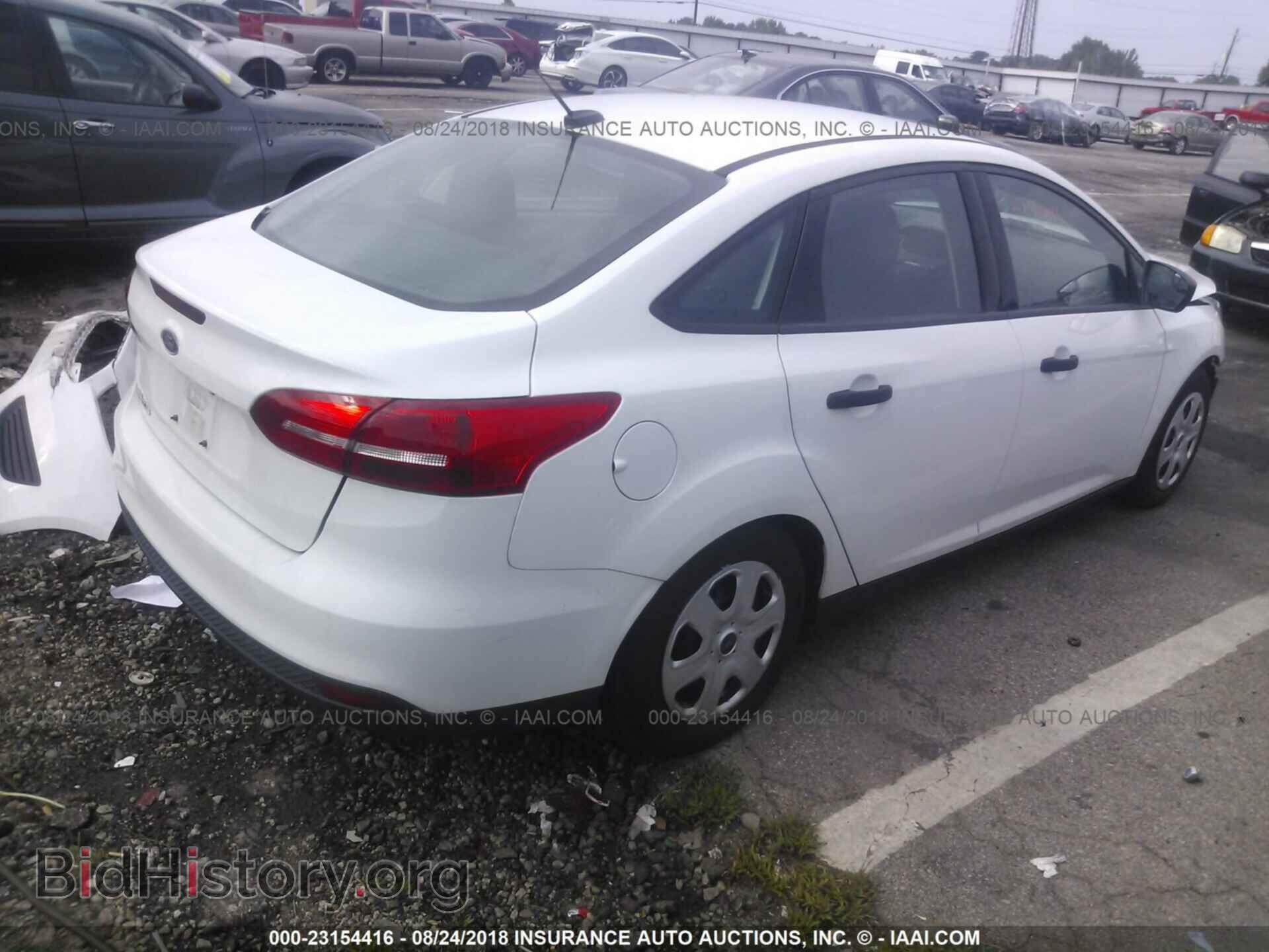 2015 Ford Focus - VIN: 1FADP3E26FL311924 - Photo 4