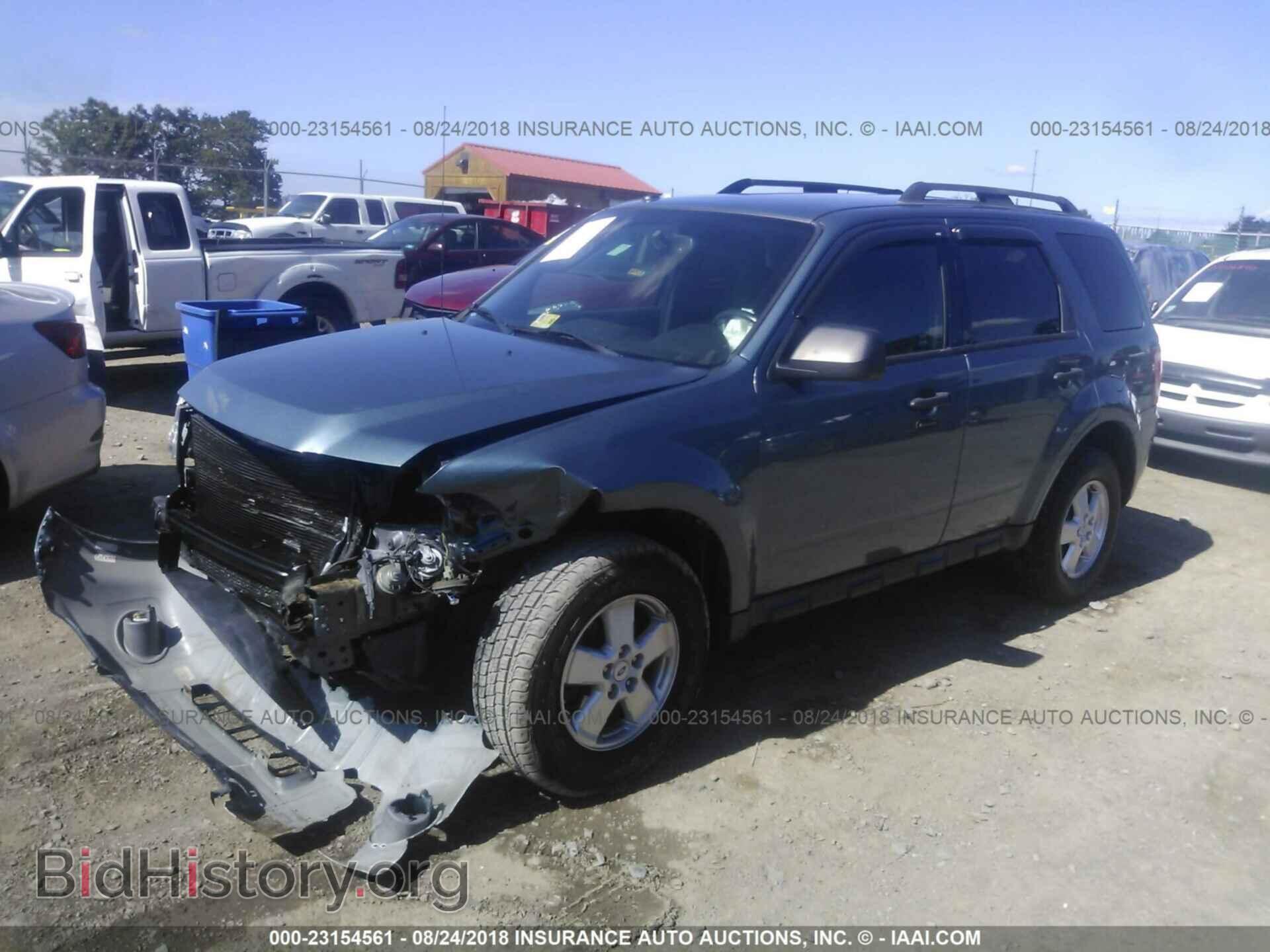 2011 Ford Escape - VIN: 1FMCU9DG3BKC61512 - Photo 2