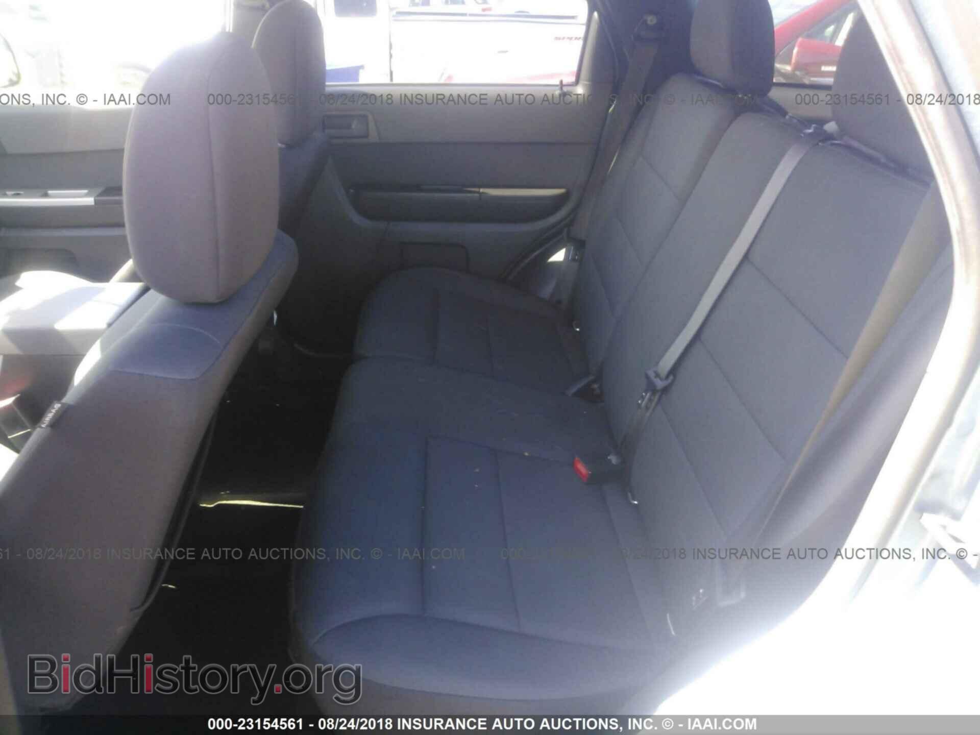 2011 Ford Escape - VIN: 1FMCU9DG3BKC61512 - Photo 8