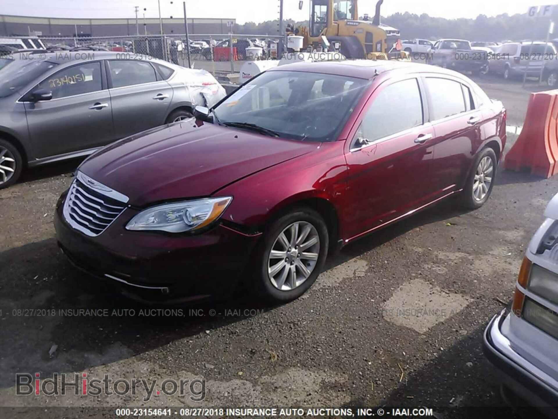 2013 Chrysler 200 - VIN: 1C3CCBCG4DN706930 - Фото 2