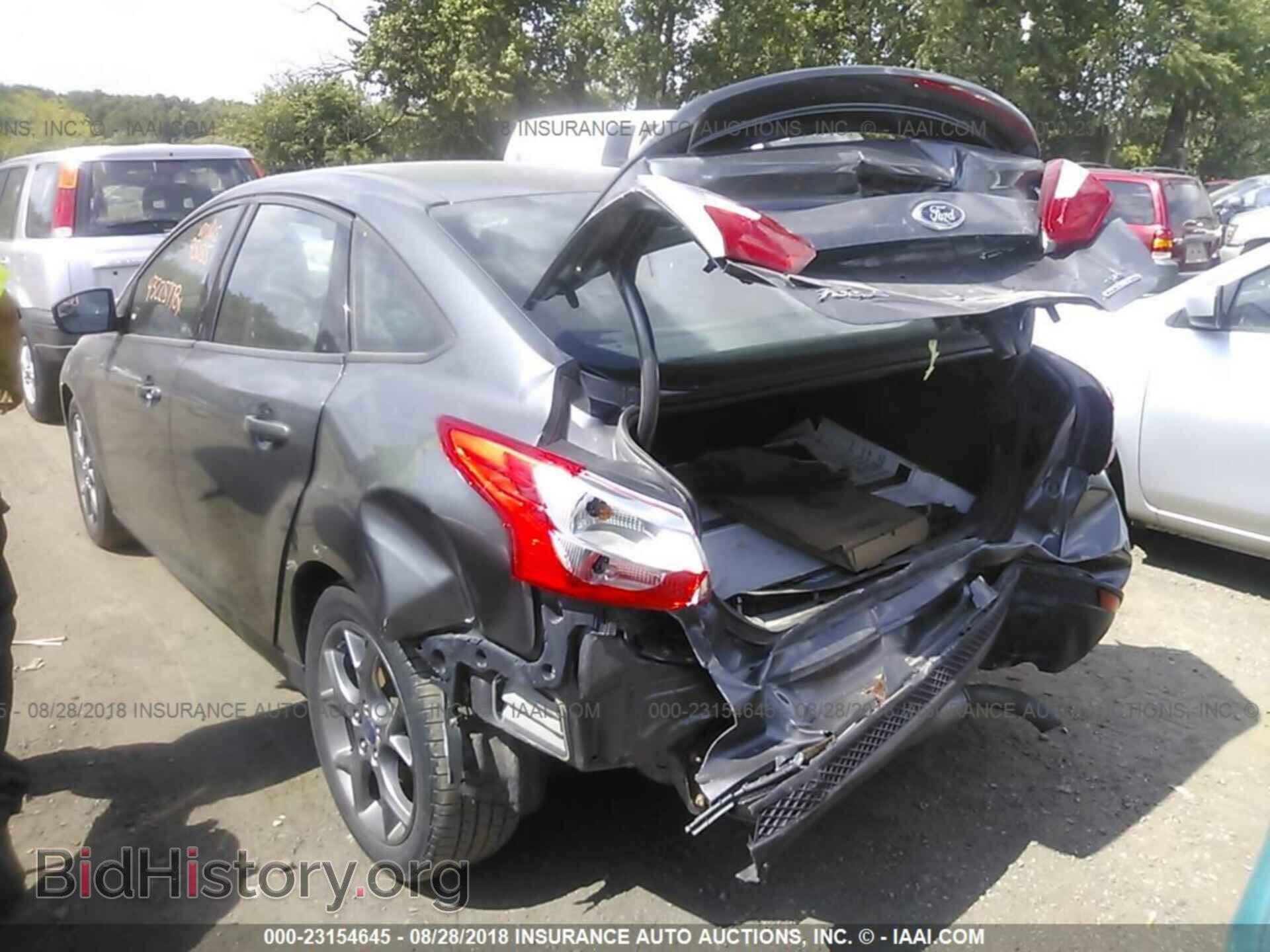 2013 Ford Focus - VIN: 1FADP3F28DL137270 - Photo 3