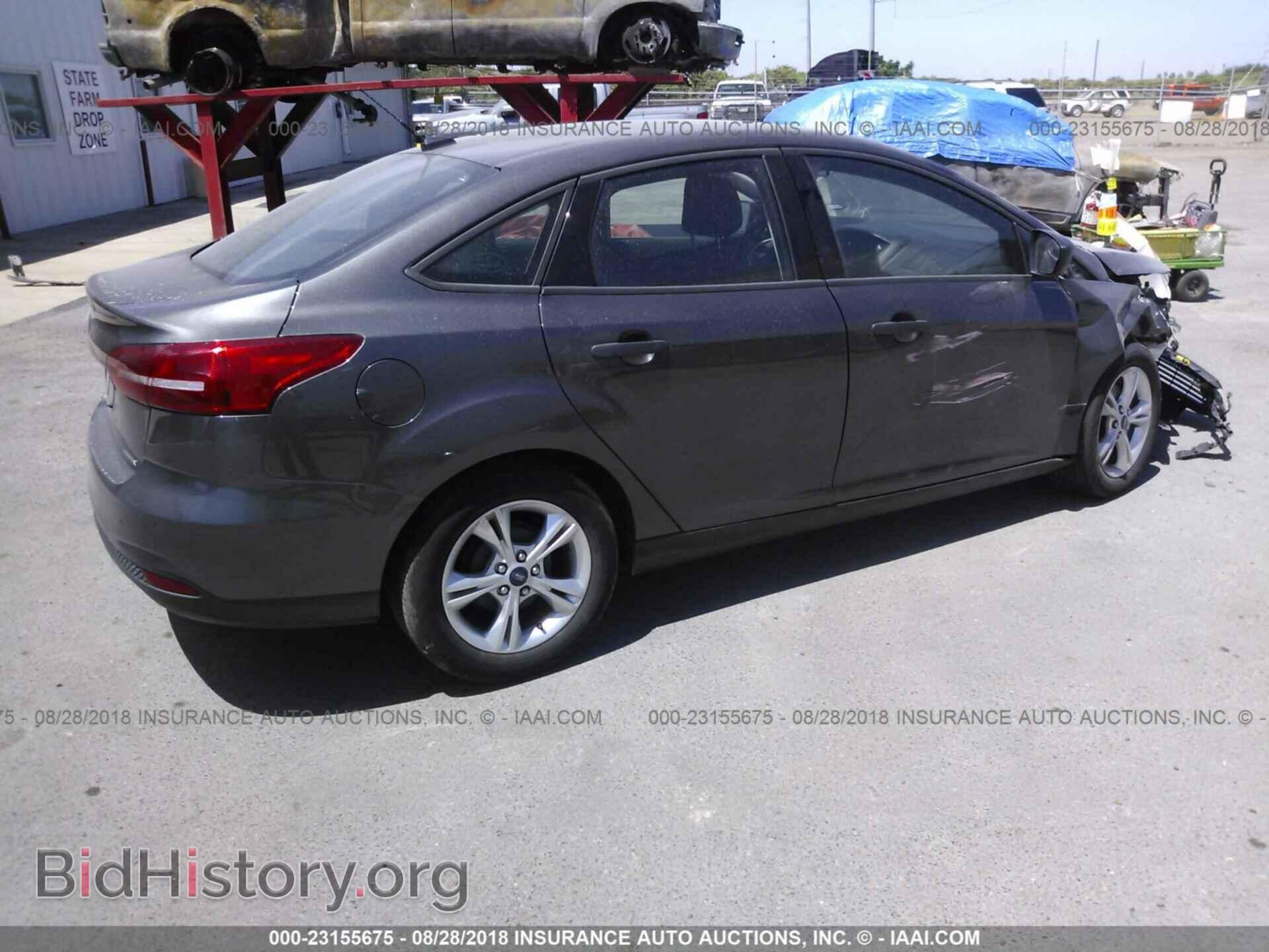 2016 Ford Focus - VIN: 1FADP3E29GL288768 - Фото 4