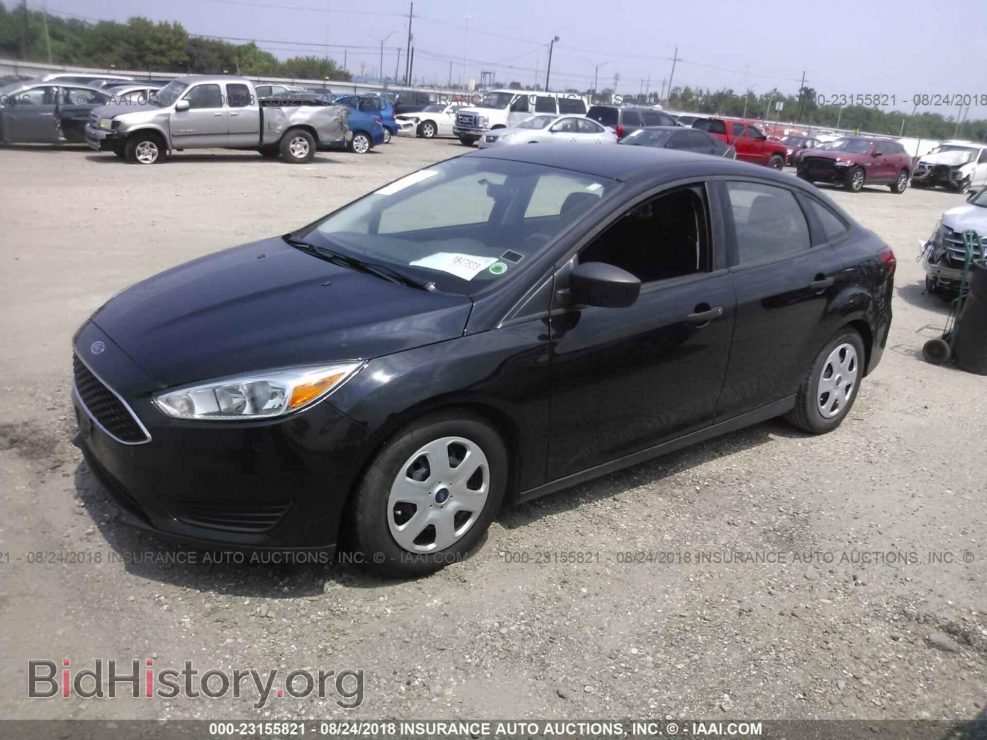 2016 Ford Focus - VIN: 1FADP3E26GL323797 - Фото 2