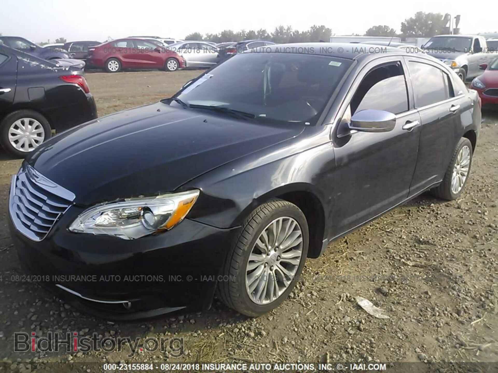 2011 Chrysler 200 - VIN: 1C3BC2FG4BN517523 - Фото 2