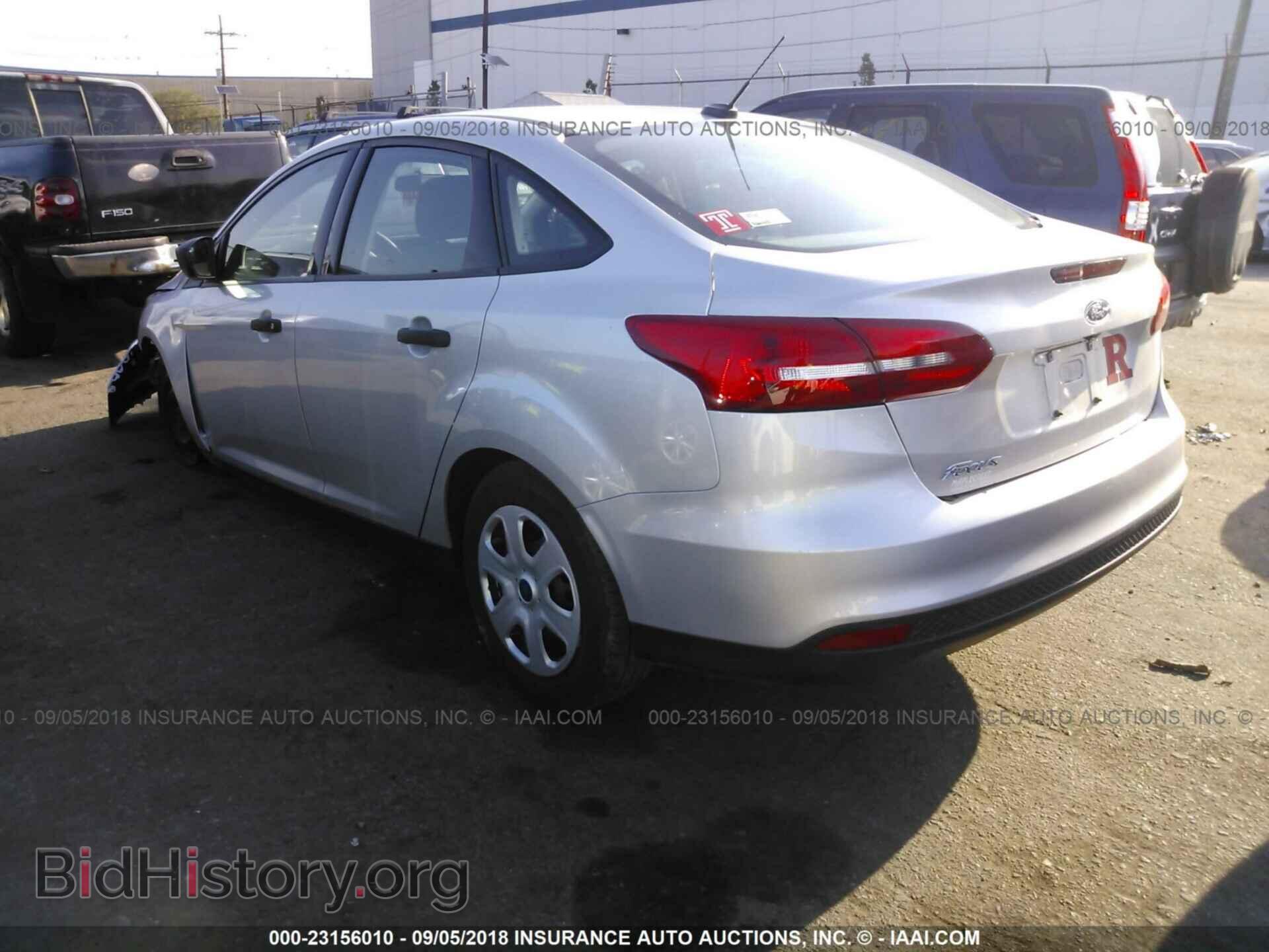 2016 Ford Focus - VIN: 1FADP3E2XGL300412 - Photo 3
