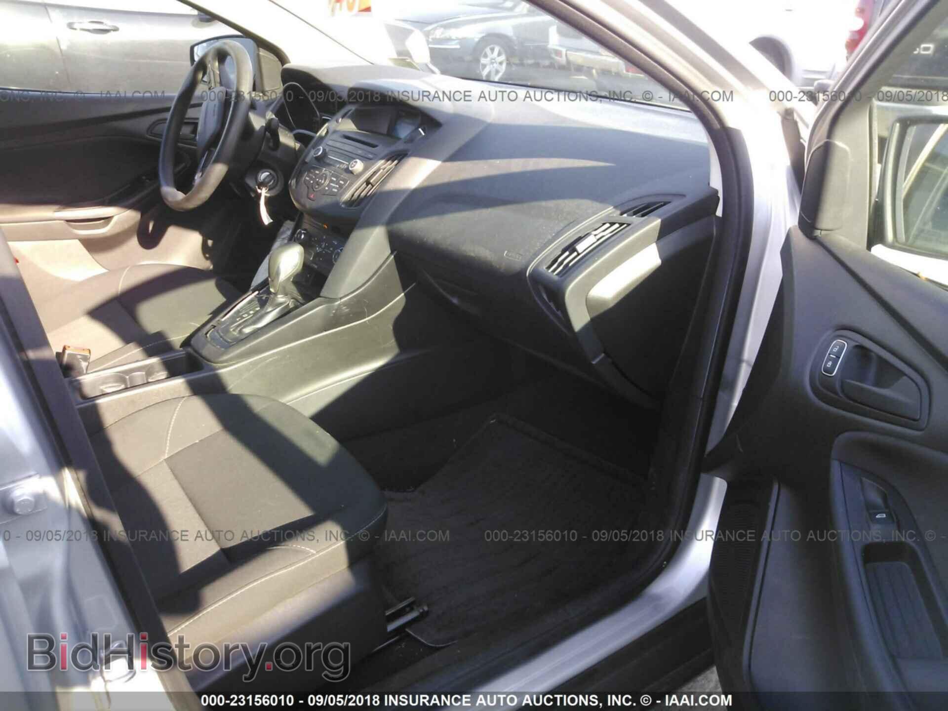 2016 Ford Focus - VIN: 1FADP3E2XGL300412 - Photo 5