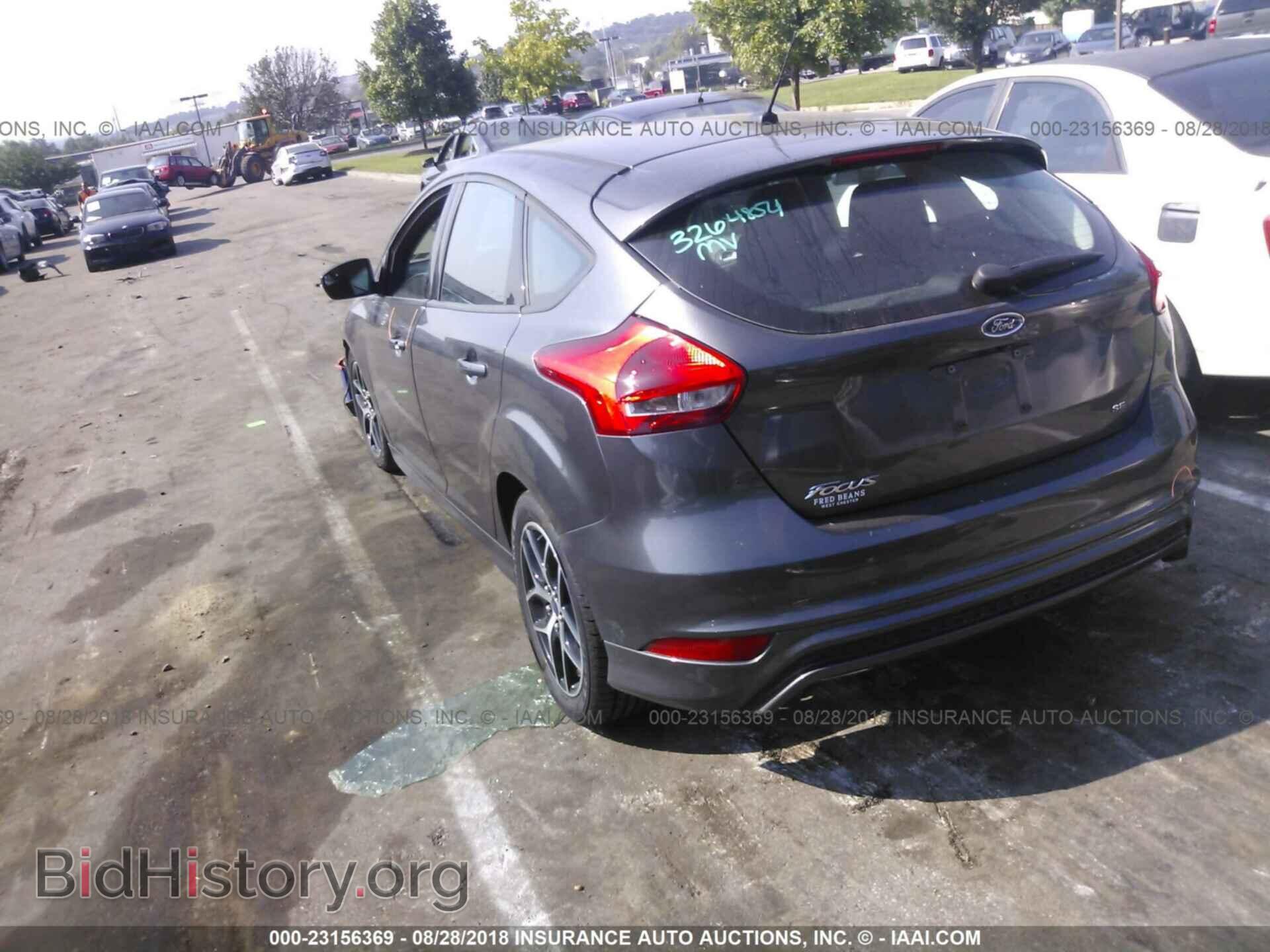2015 Ford Focus - VIN: 1FADP3K28FL381378 - Photo 3