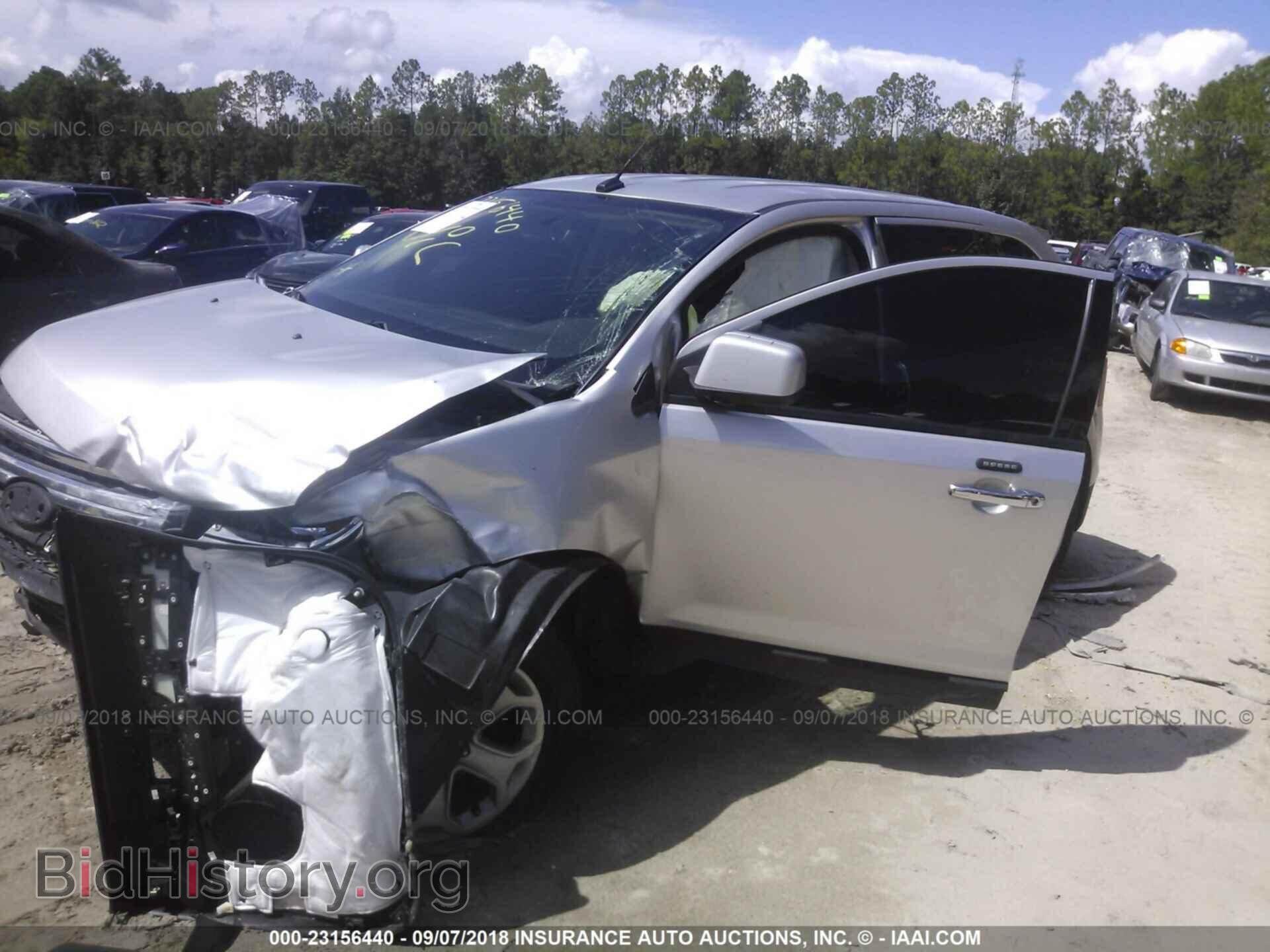 2011 Ford Edge - VIN: 2FMDK3JC3BBA16745 - Фото 2