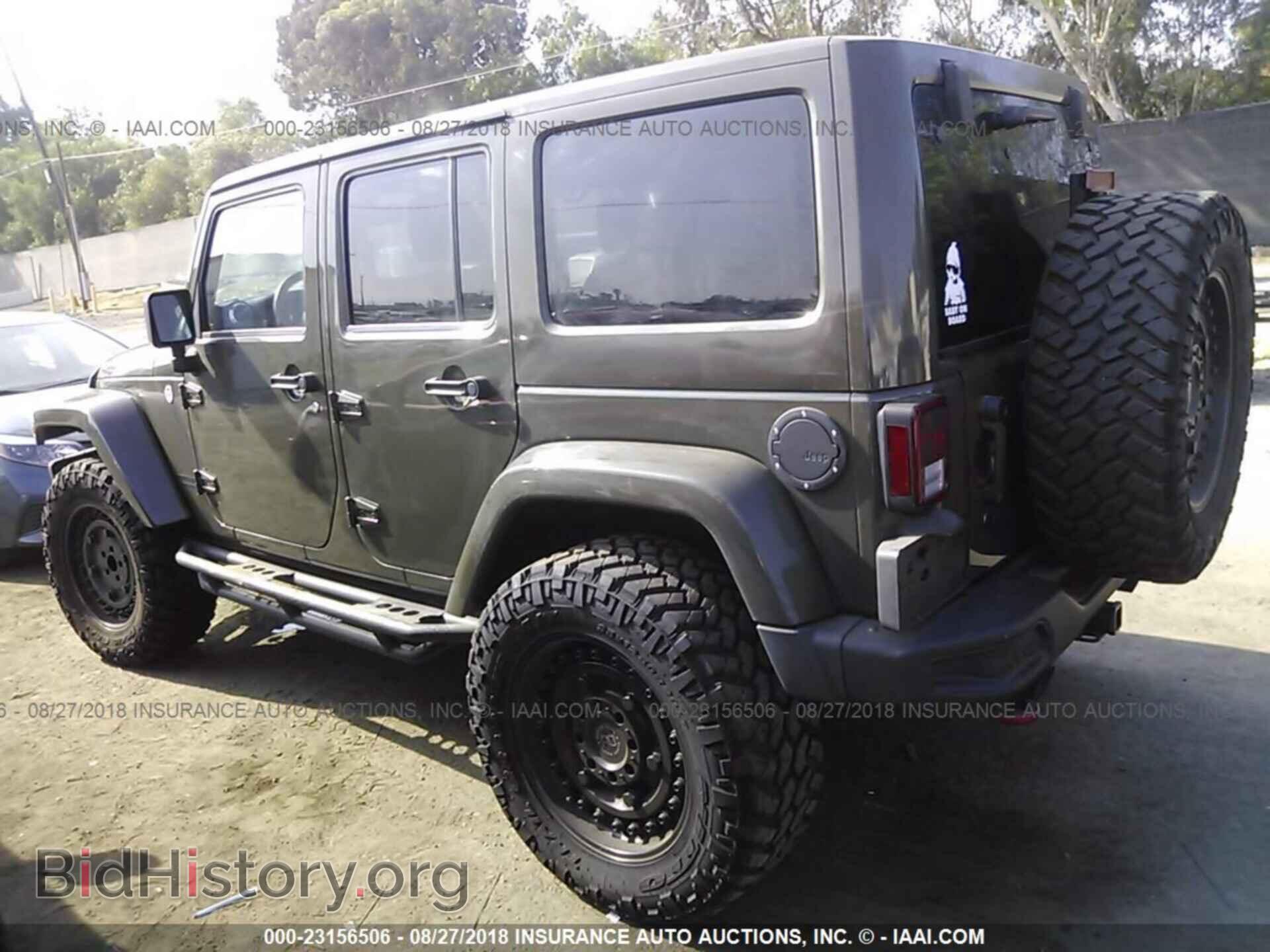 2015 Jeep Wrangler - VIN: 1C4HJWFG8FL607357 - Фото 3