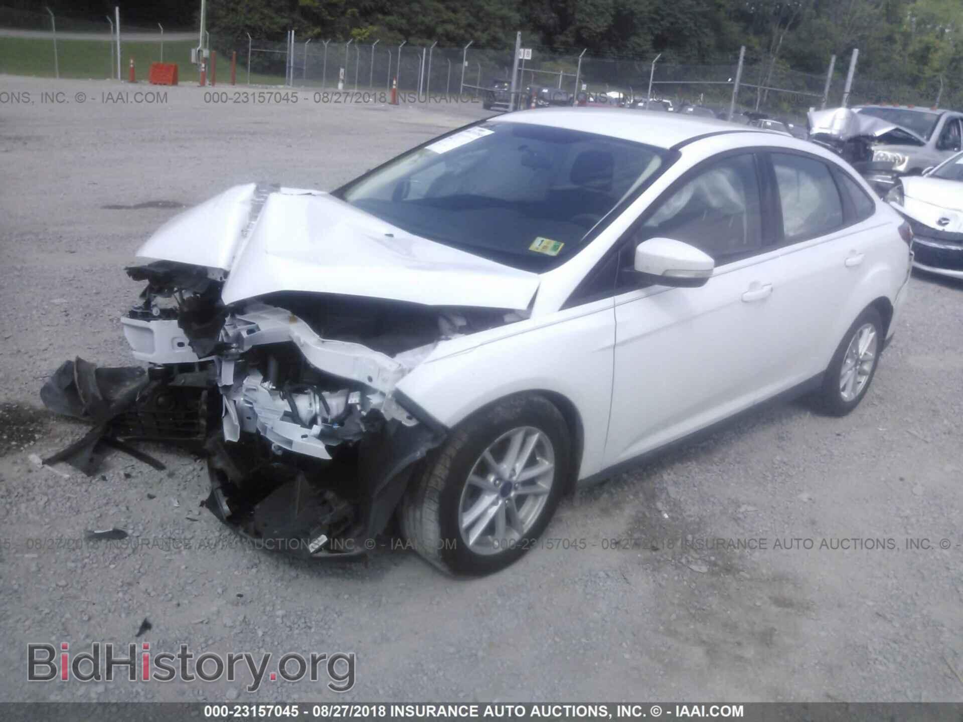 2016 Ford Focus - VIN: 1FADP3F28GL283138 - Photo 2