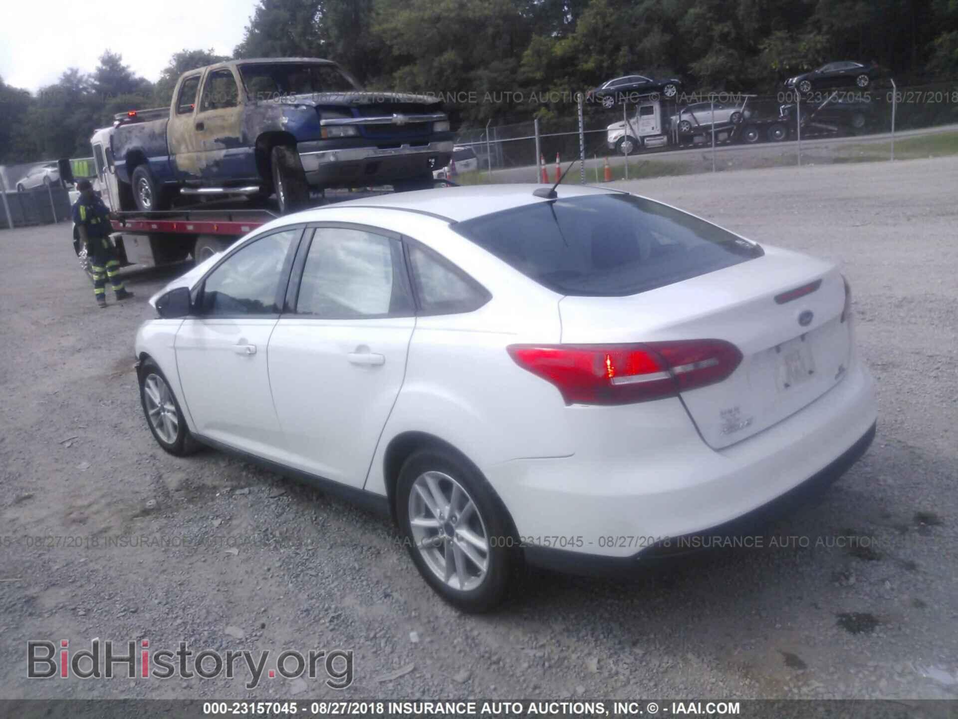 2016 Ford Focus - VIN: 1FADP3F28GL283138 - Photo 3