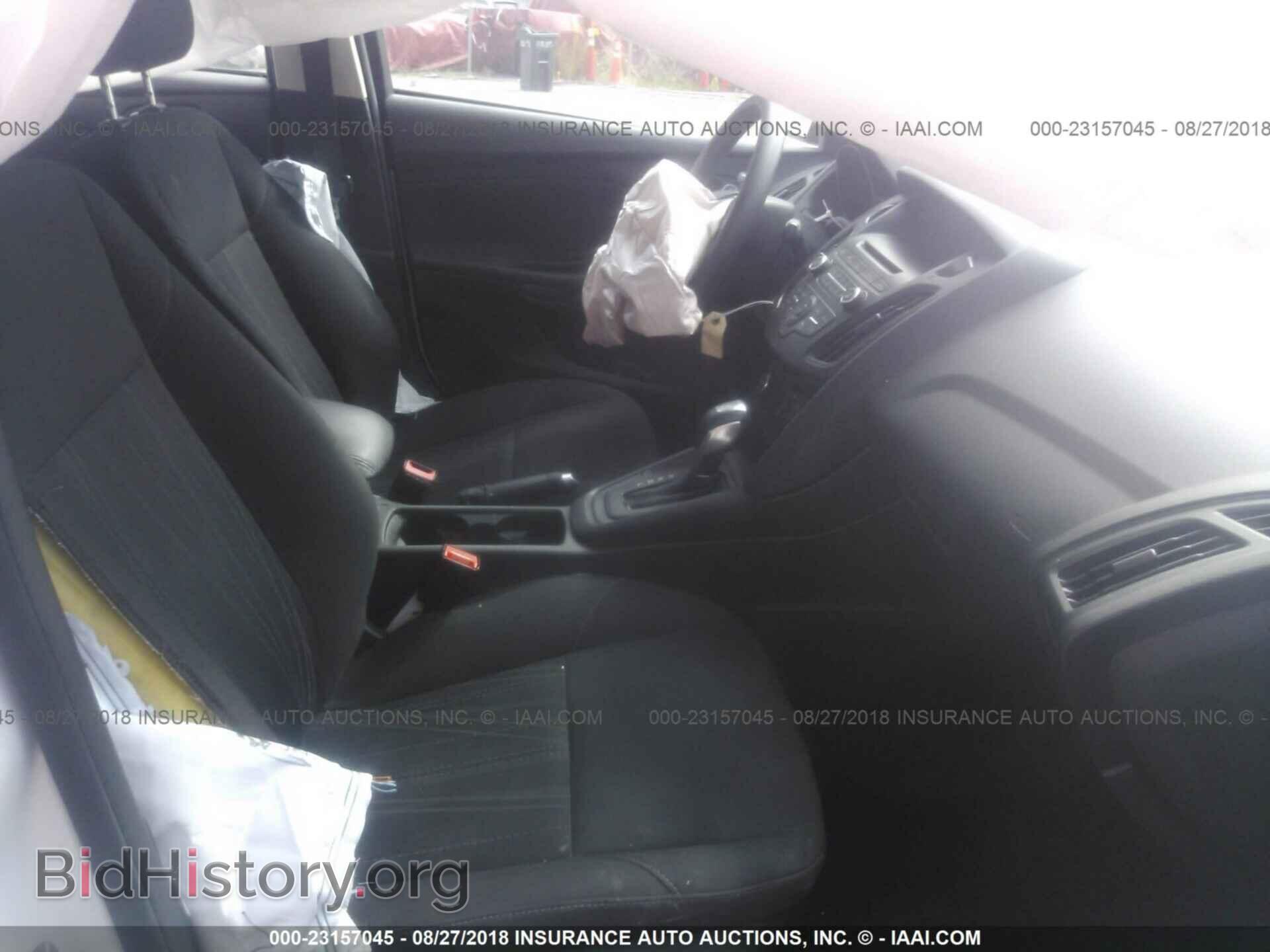 2016 Ford Focus - VIN: 1FADP3F28GL283138 - Photo 5