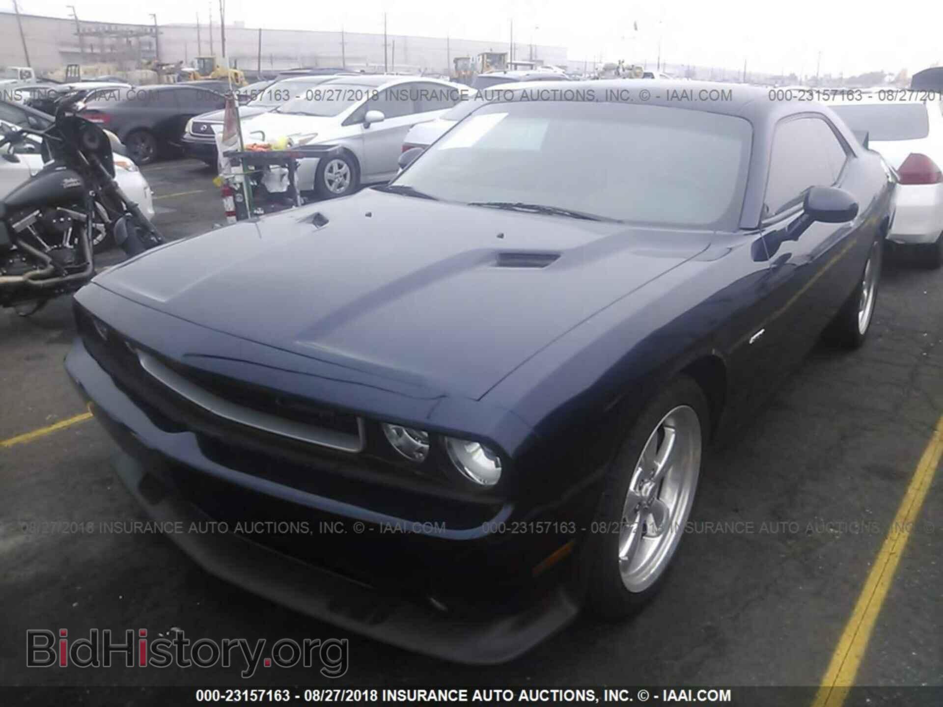 2013 Dodge Challenger - VIN: 2C3CDYBT3DH588005 - Photo 2