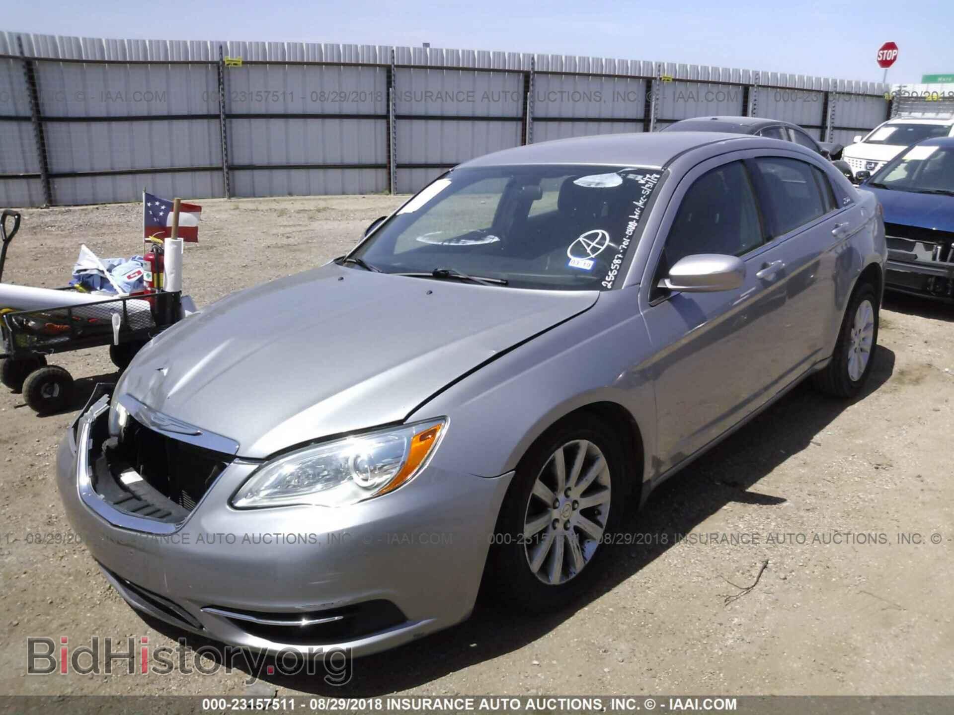 2013 Chrysler 200 - VIN: 1C3CCBBB8DN667118 - Photo 2