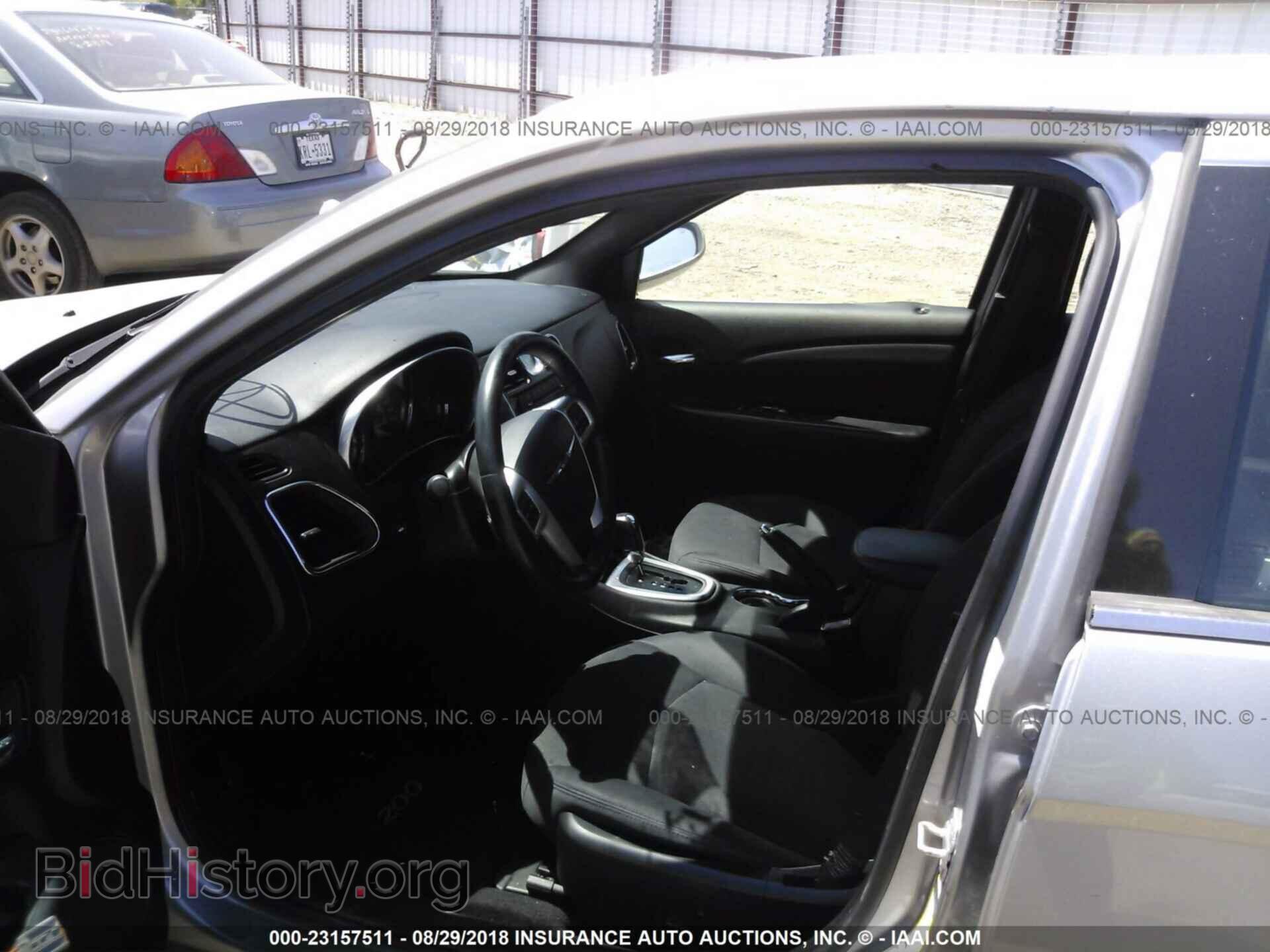 2013 Chrysler 200 - VIN: 1C3CCBBB8DN667118 - Photo 5