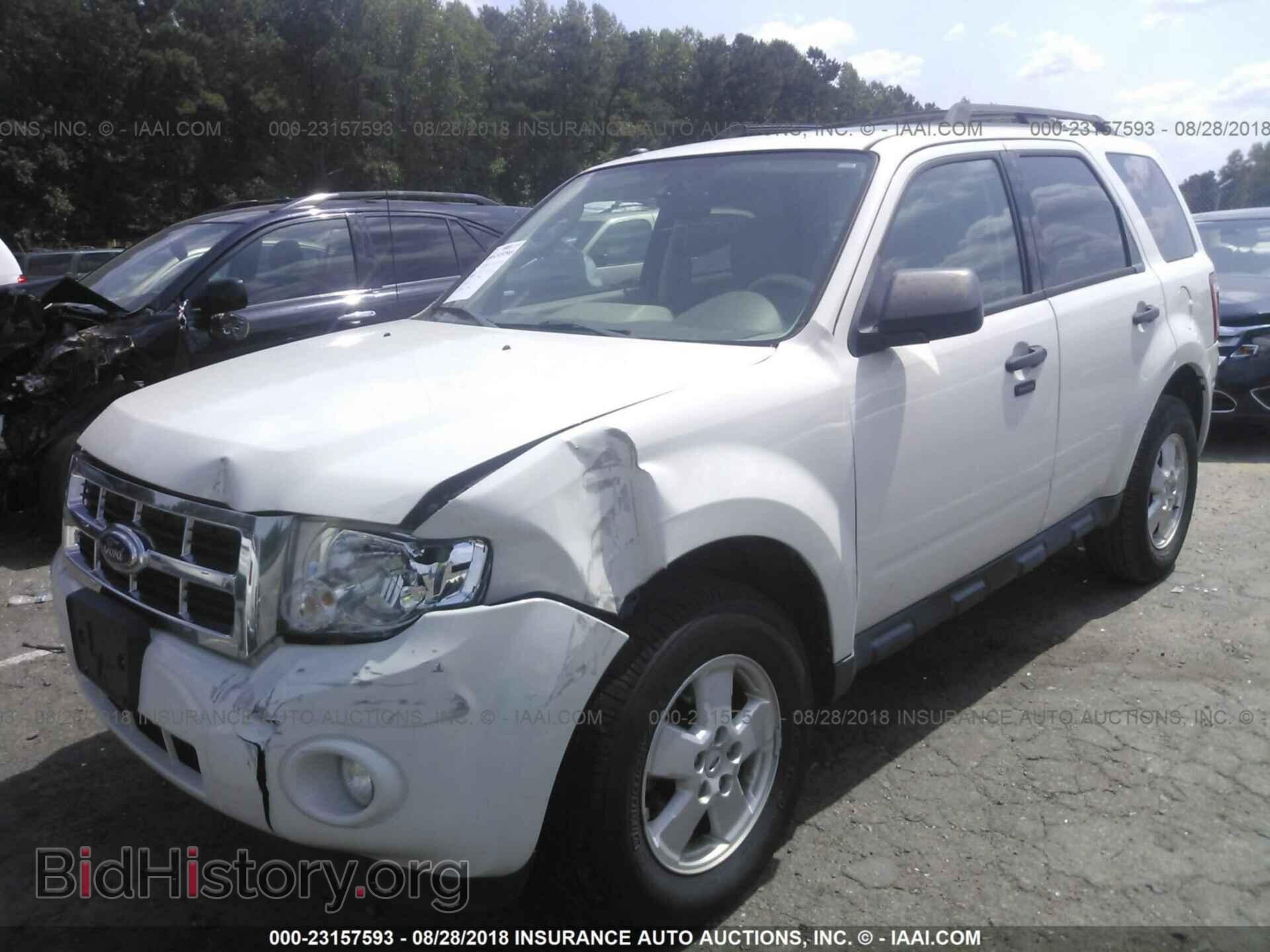 2011 Ford Escape - VIN: 1FMCU9DG3BKB43329 - Фото 2