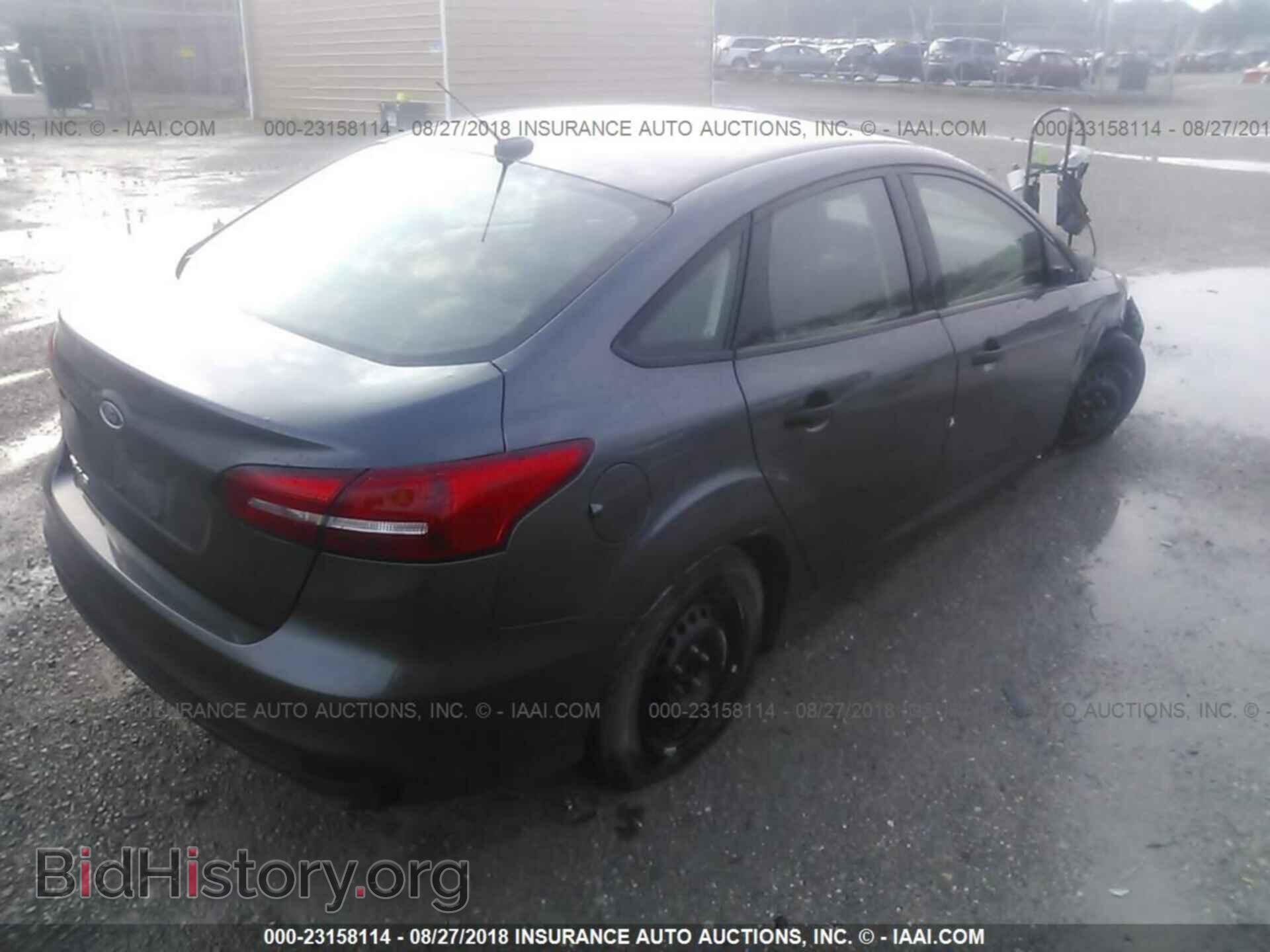 2017 Ford Focus - VIN: 1FADP3E23HL339392 - Photo 4
