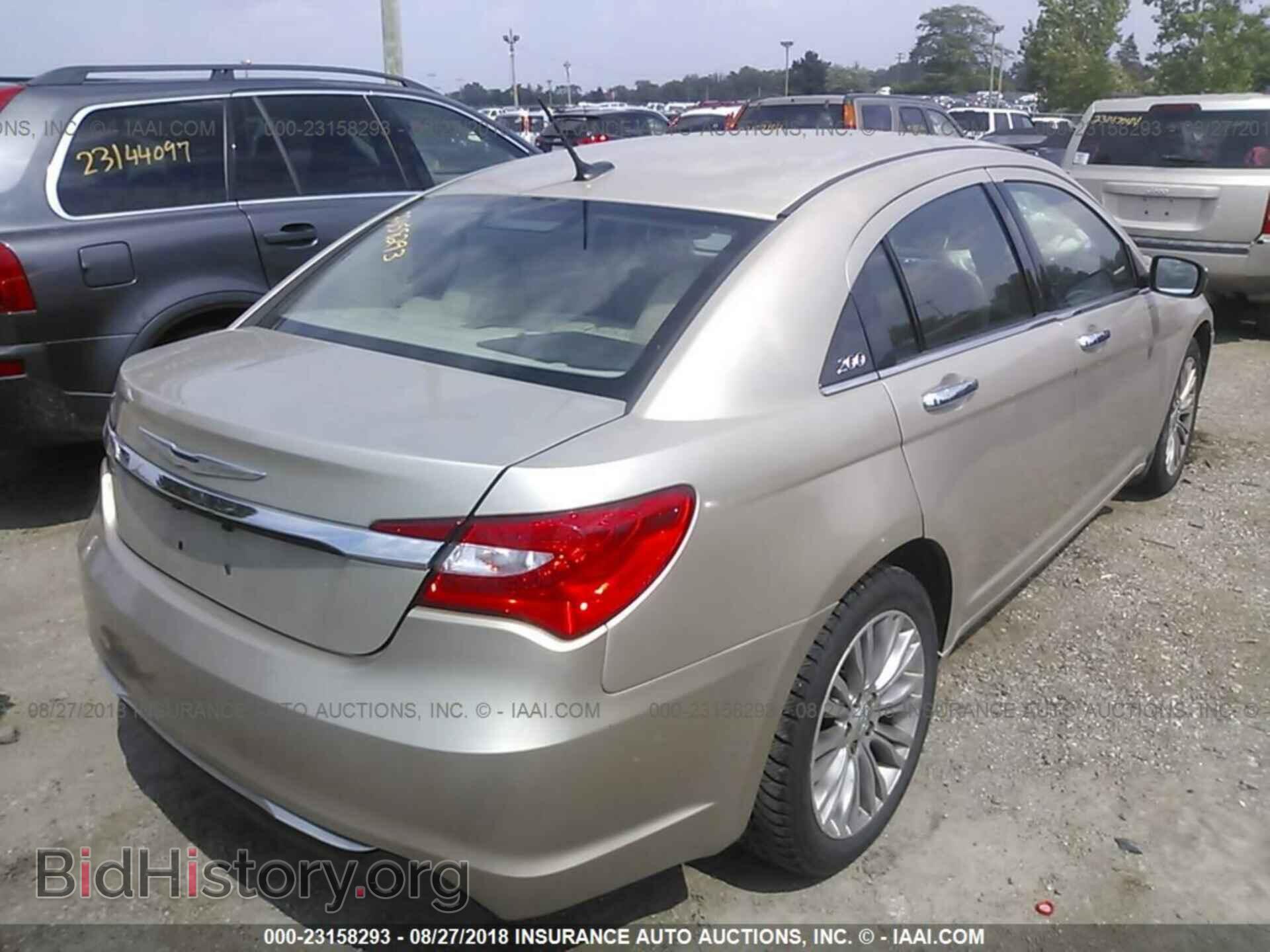2013 Chrysler 200 - VIN: 1C3CCBCG7DN622763 - Photo 4