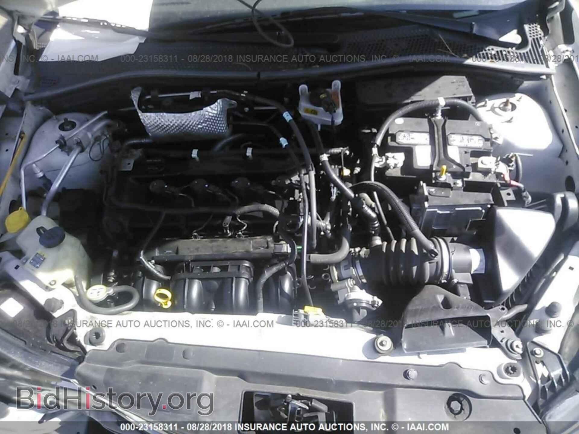 2011 Ford Focus - VIN: 1FAHP3EN3BW180102 - Фото 10