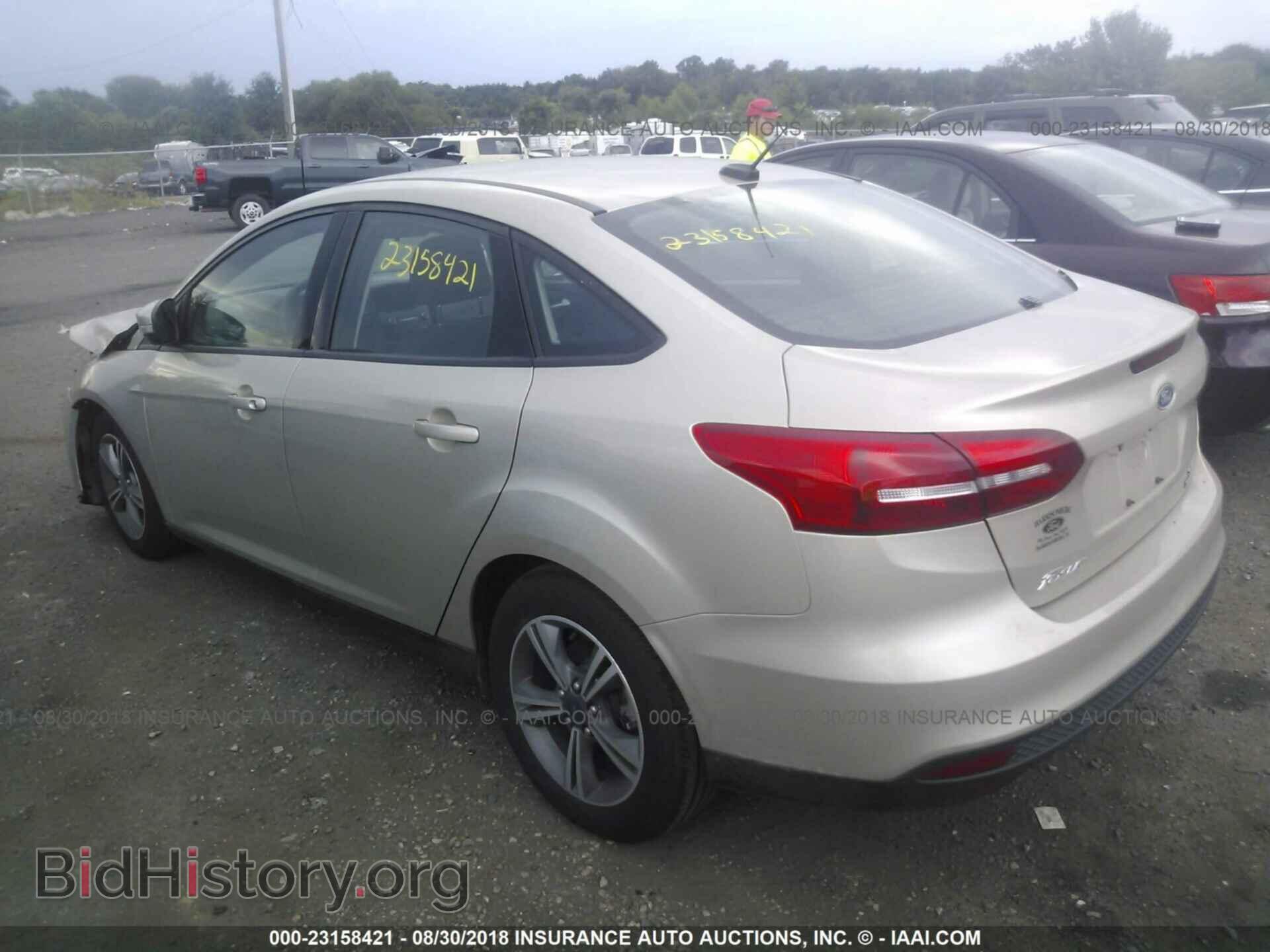 2017 Ford Focus - VIN: 1FADP3FE4HL309746 - Photo 3