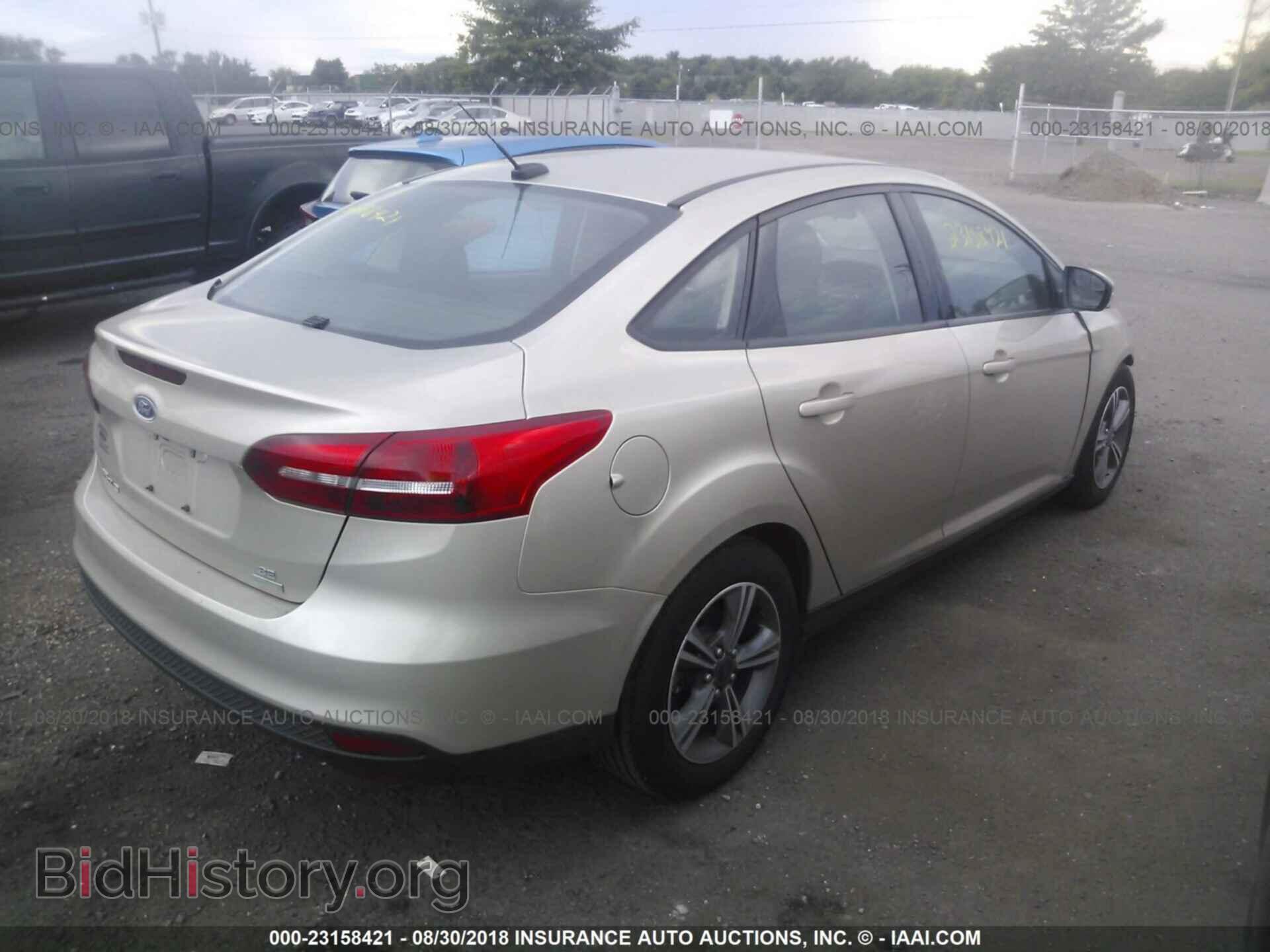2017 Ford Focus - VIN: 1FADP3FE4HL309746 - Photo 4