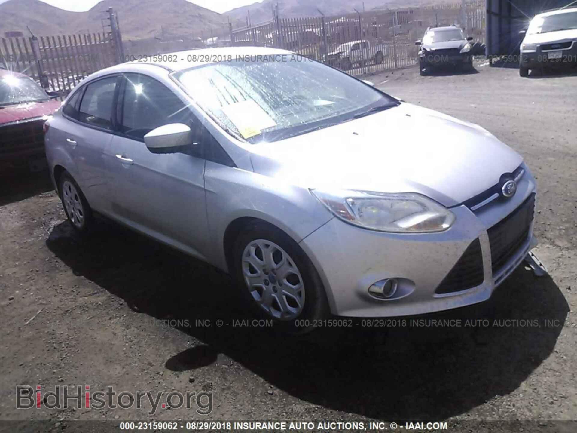 Photo 1FAHP3F27CL120962 - Ford Focus 2012