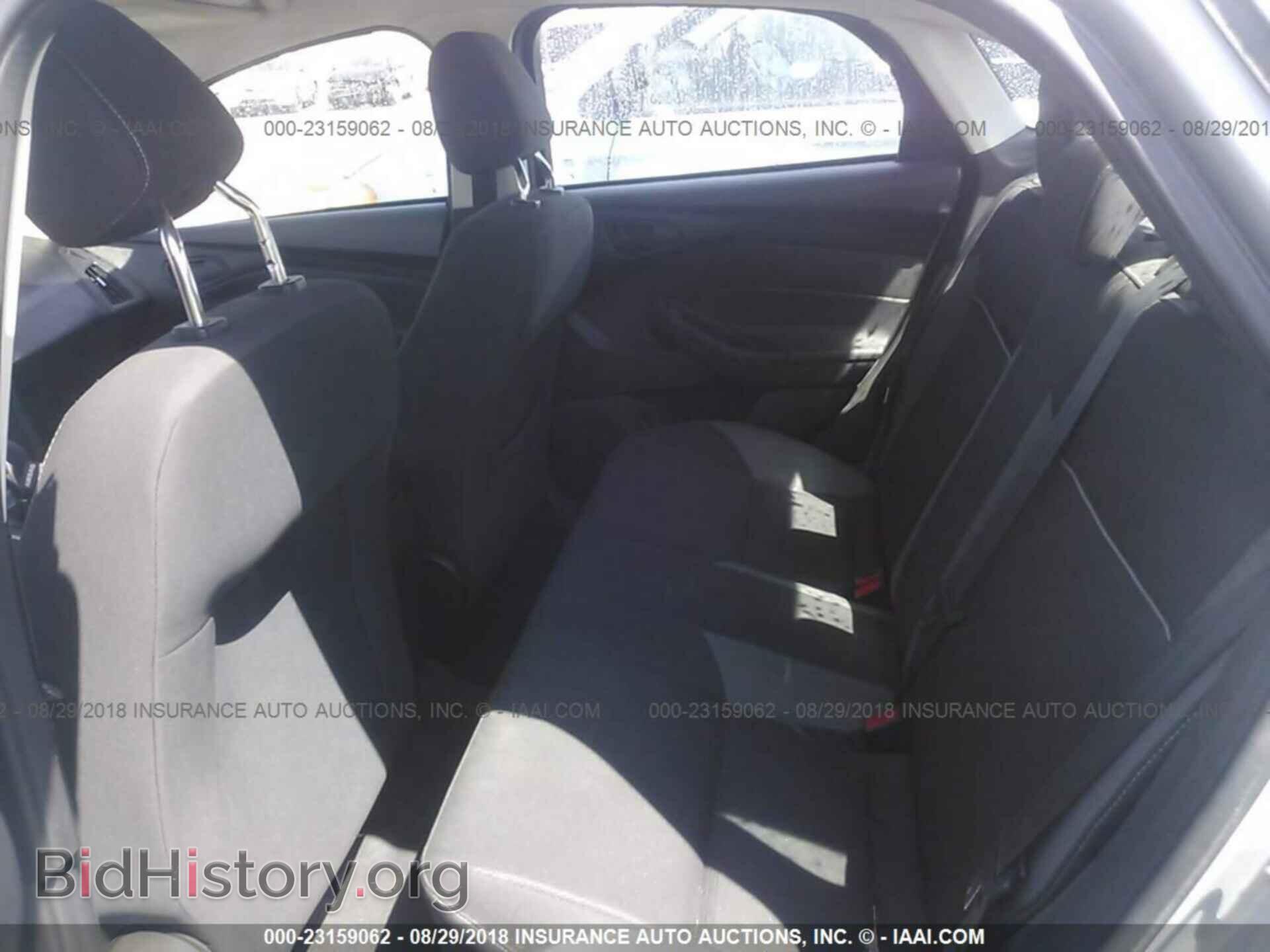 2012 Ford Focus - VIN: 1FAHP3F27CL120962 - Photo 8