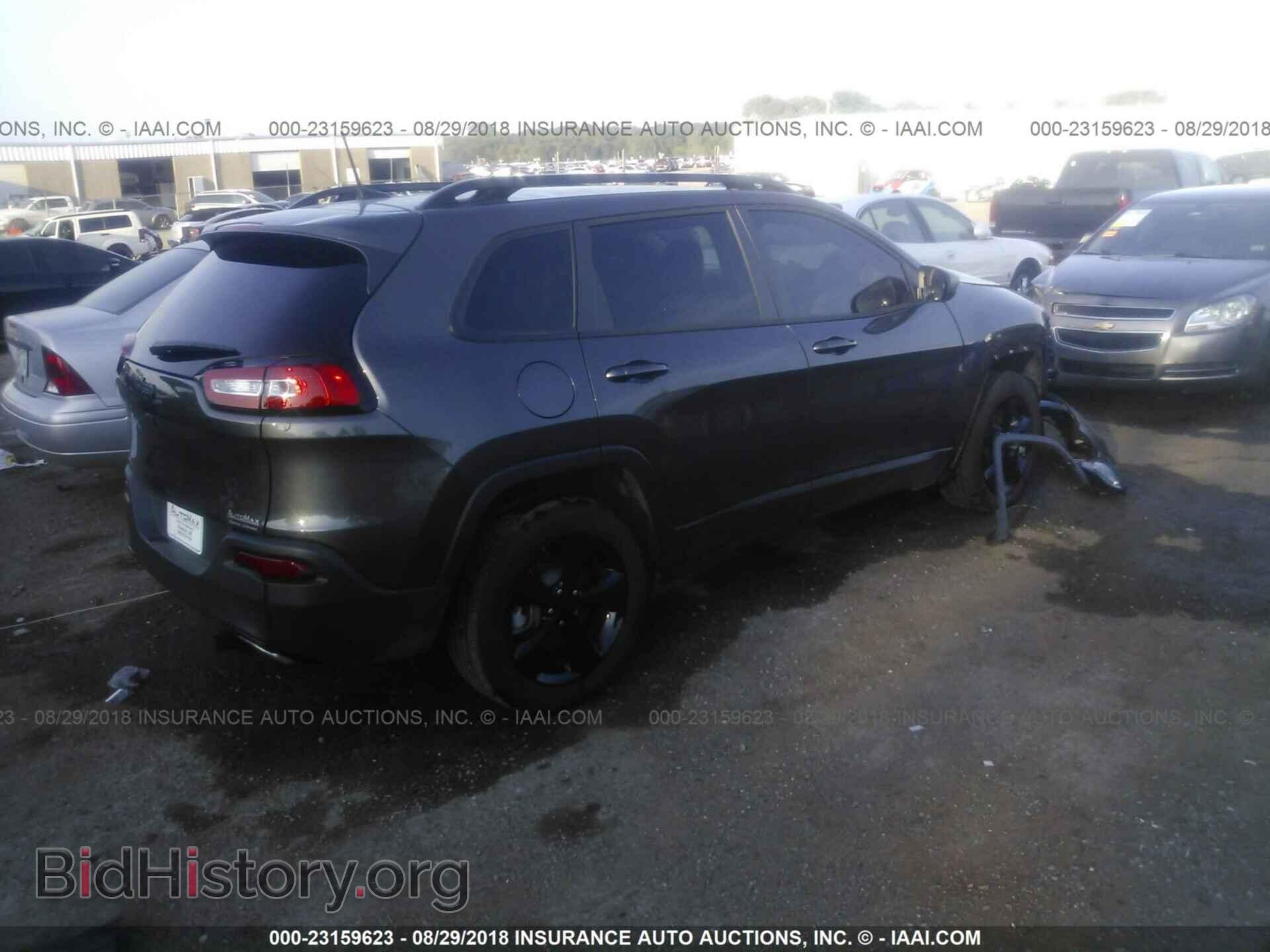 2018 Jeep Cherokee - VIN: 1C4PJLCXXJD528192 - Фото 4