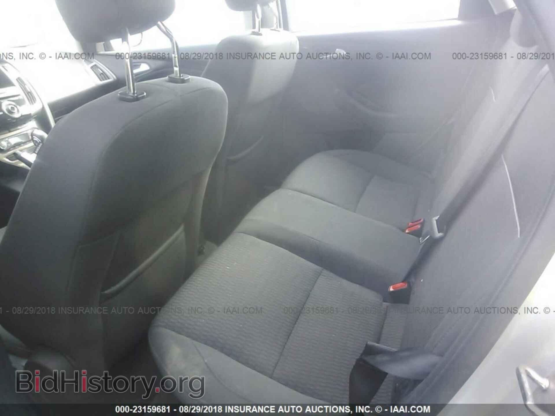 2012 Ford Focus - VIN: 1FAHP3M23CL250840 - Photo 8