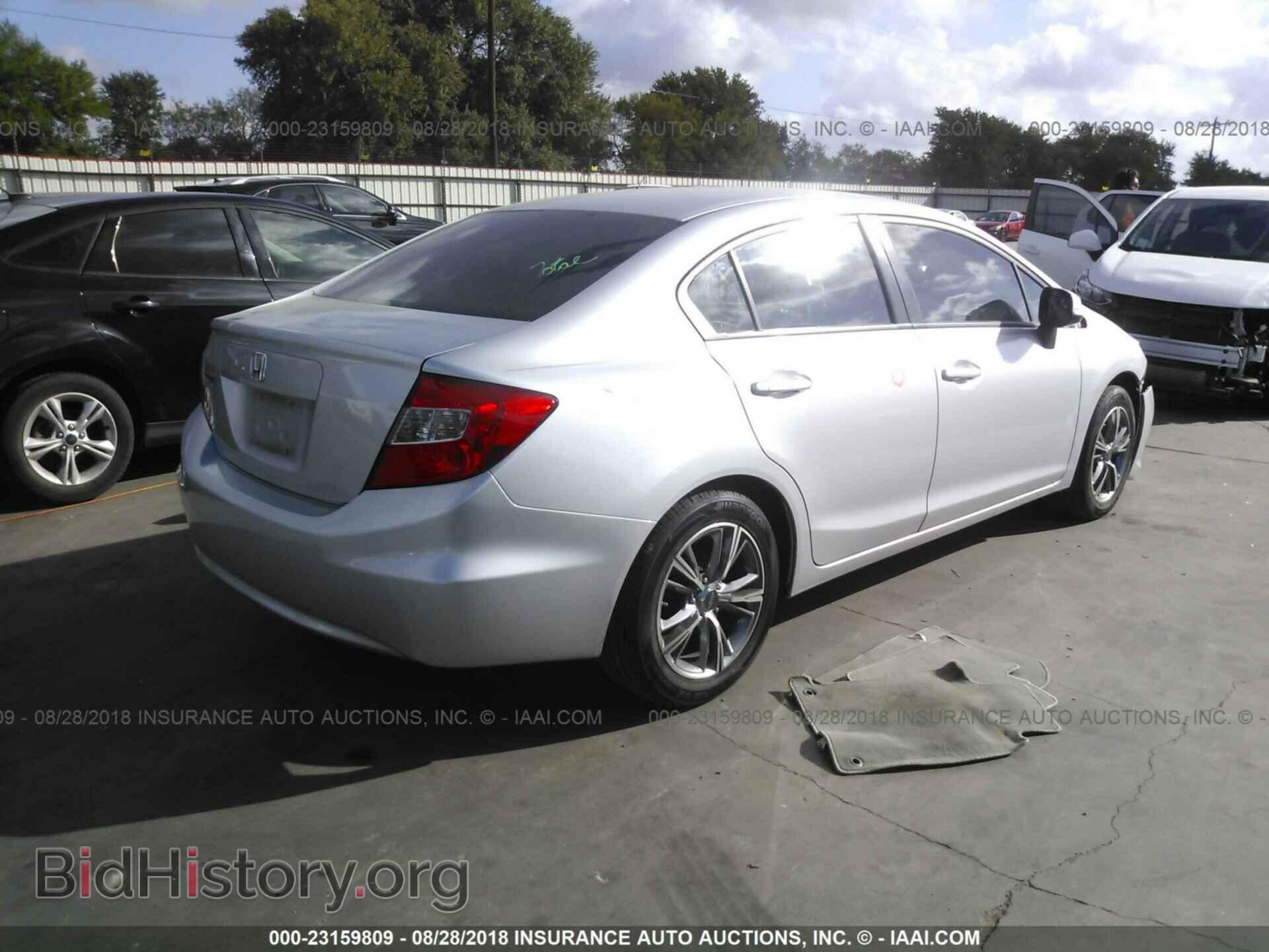 2012 Honda Civic - VIN: 2HGFB2E50CH510905 - Photo 4
