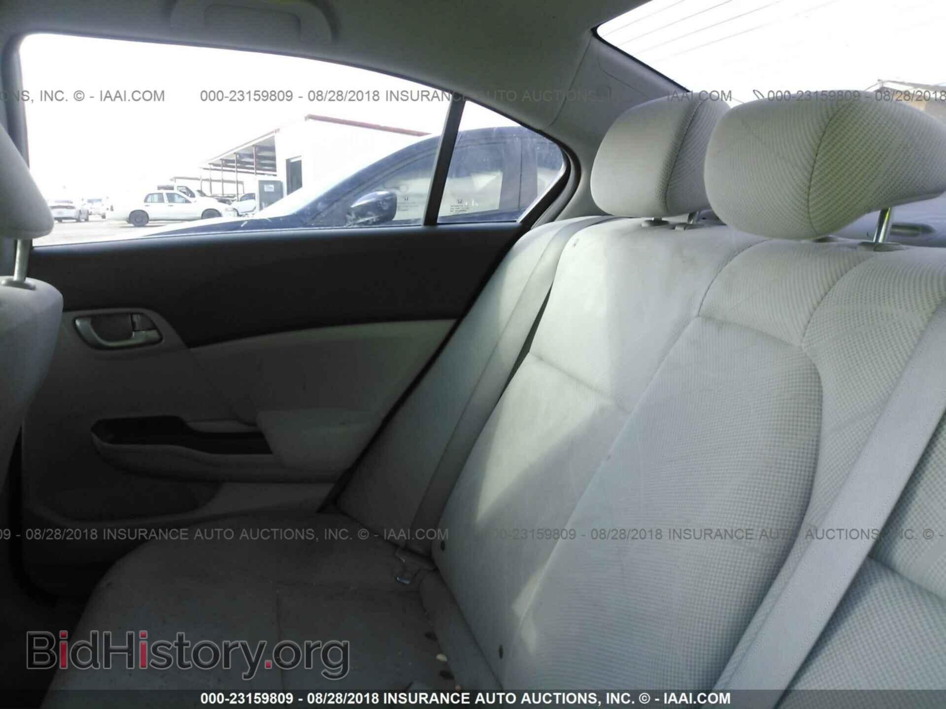 2012 Honda Civic - VIN: 2HGFB2E50CH510905 - Photo 8