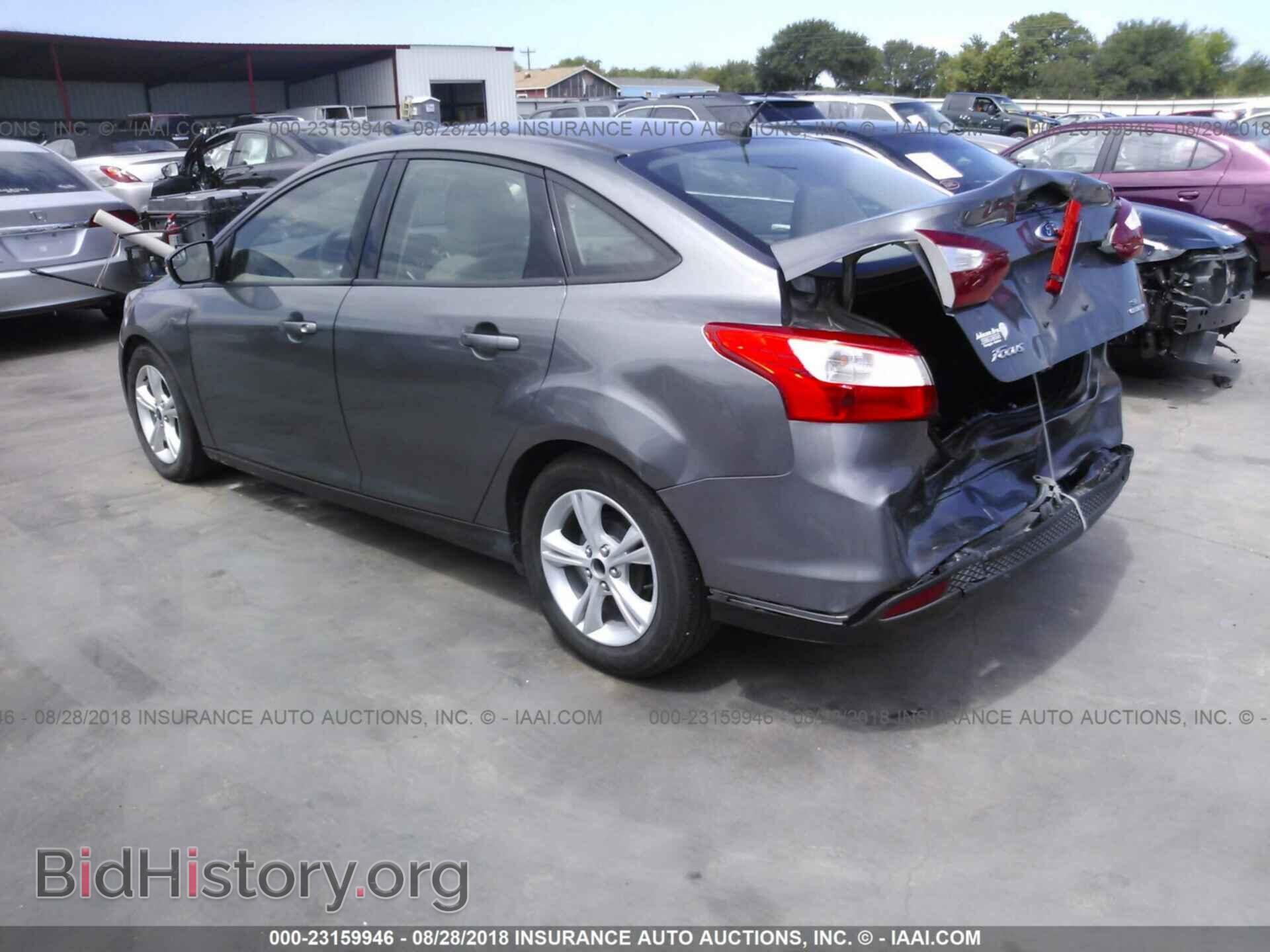 2014 Ford Focus - VIN: 1FADP3F23EL451863 - Photo 3
