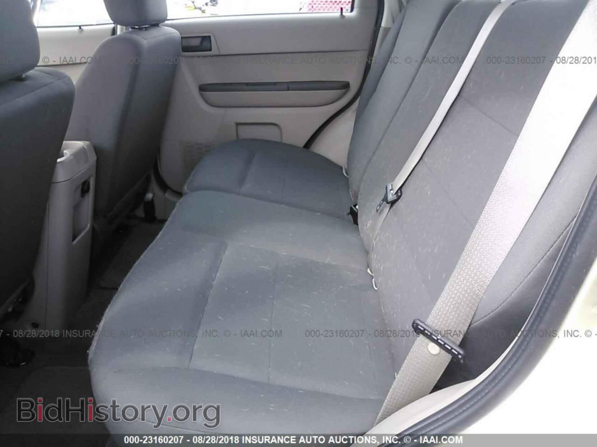 2011 Ford Escape - VIN: 1FMCU0C72BKA87011 - Фото 8