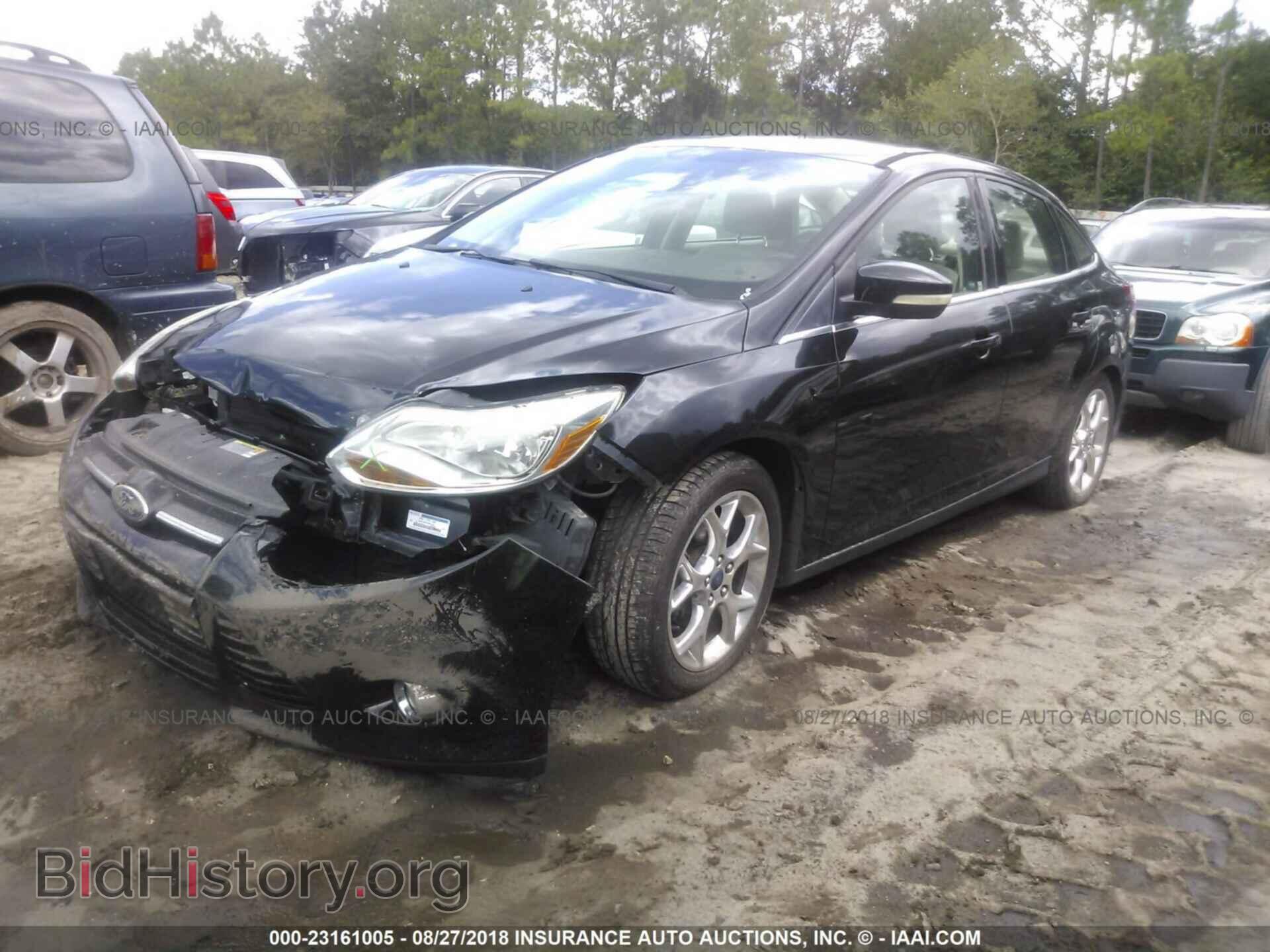 2012 Ford Focus - VIN: 1FAHP3H2XCL377935 - Photo 2