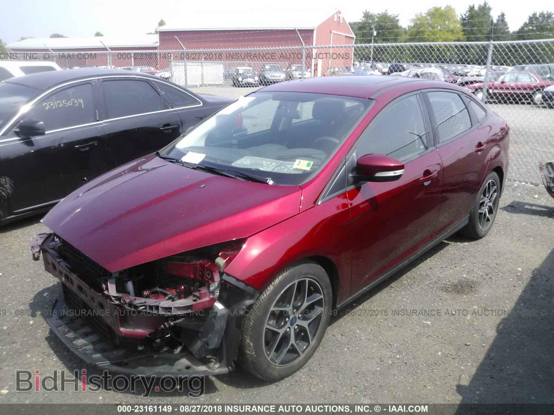 2017 Ford Focus - VIN: 1FADP3H21HL234751 - Photo 2