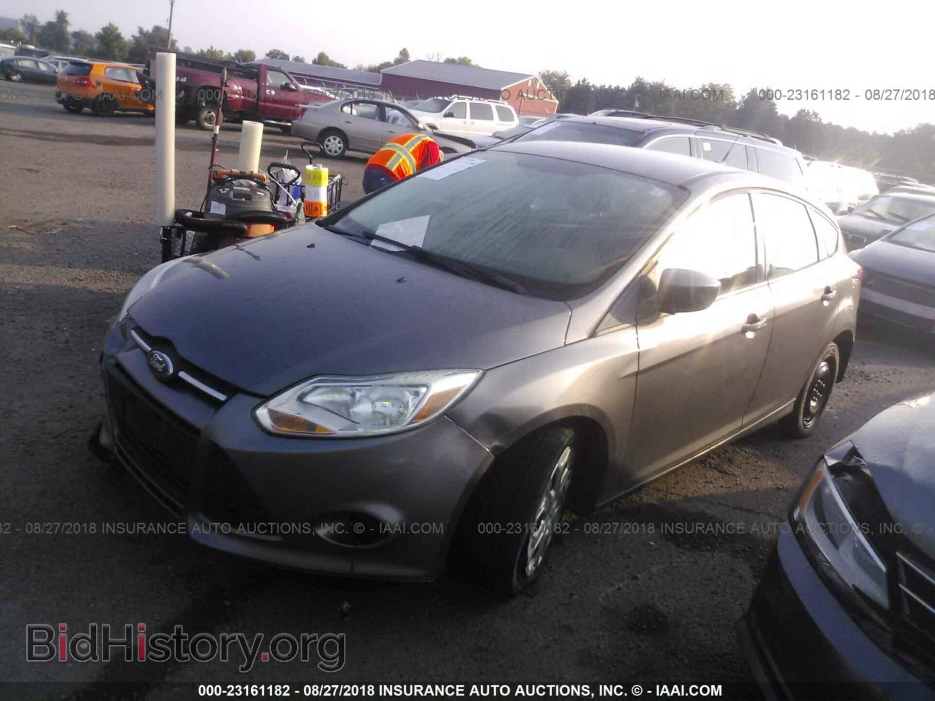 2012 Ford Focus - VIN: 1FAHP3K26CL189986 - Фото 2
