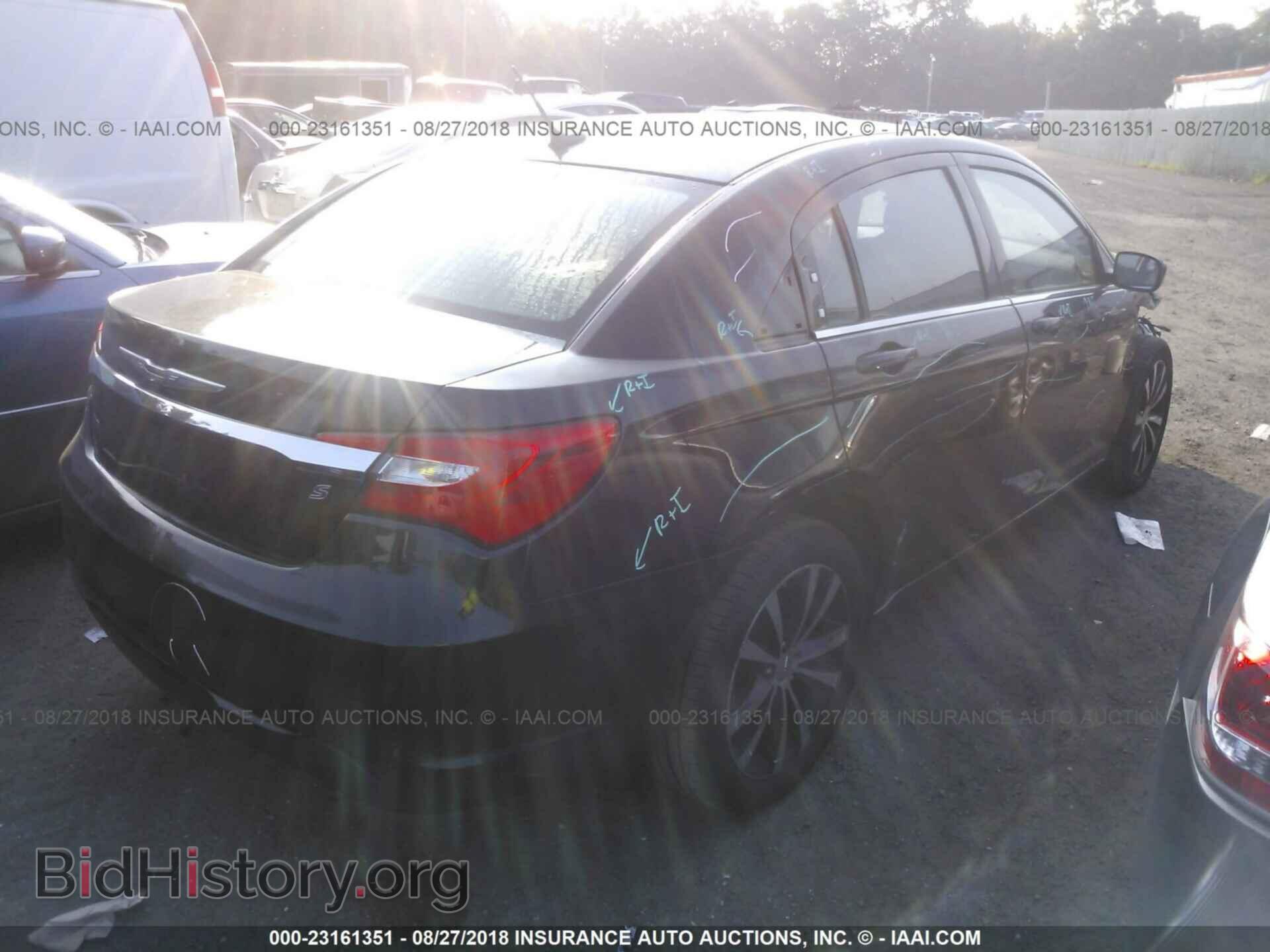 2013 Chrysler 200 - VIN: 1C3CCBBG1DN718096 - Photo 4
