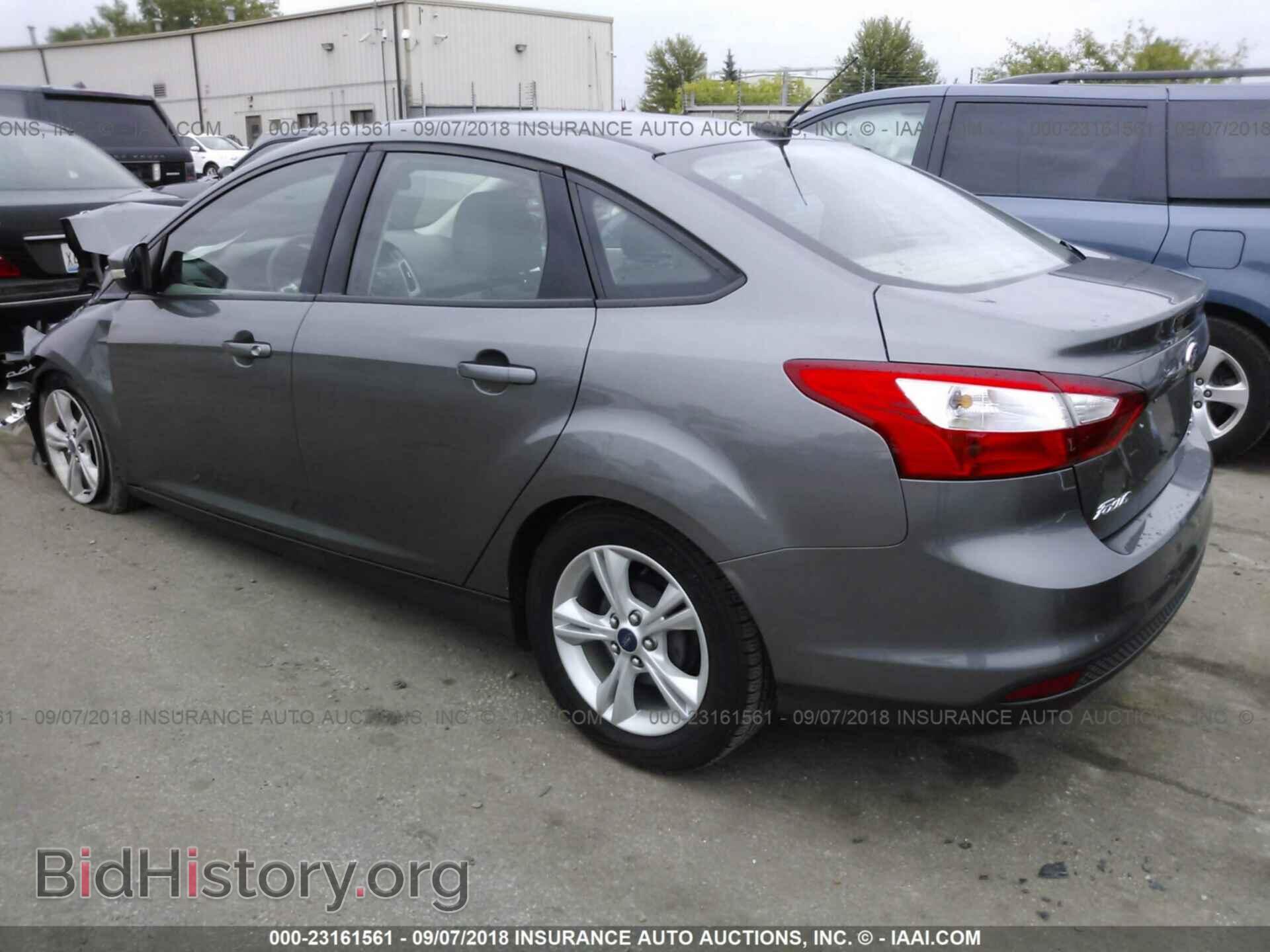 2014 Ford Focus - VIN: 1FADP3F23EL265840 - Photo 3