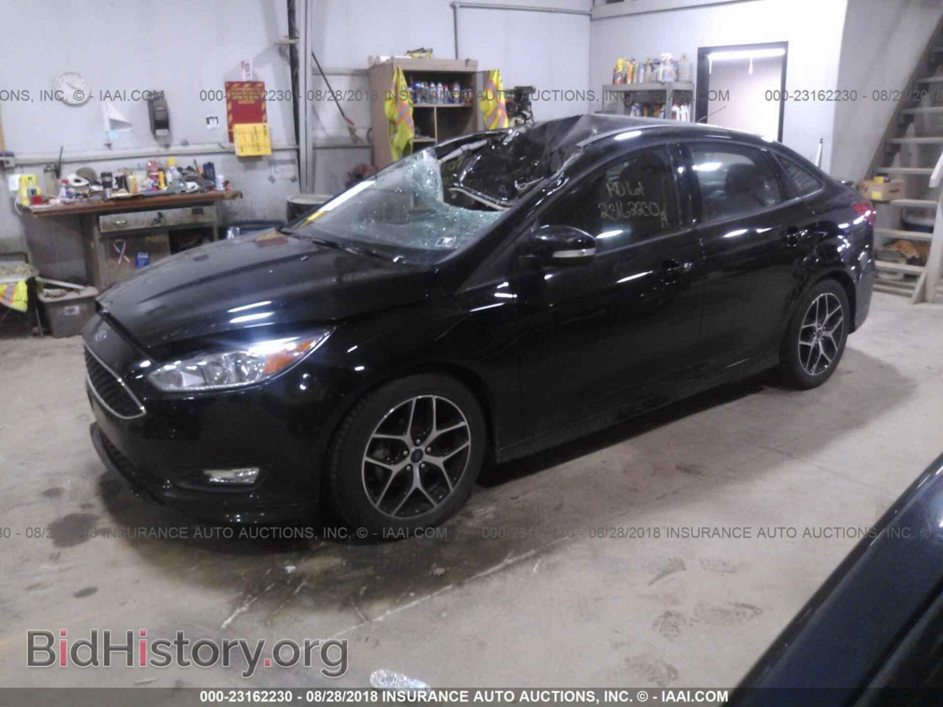 2016 Ford Focus - VIN: 1FADP3F27GL396787 - Фото 2