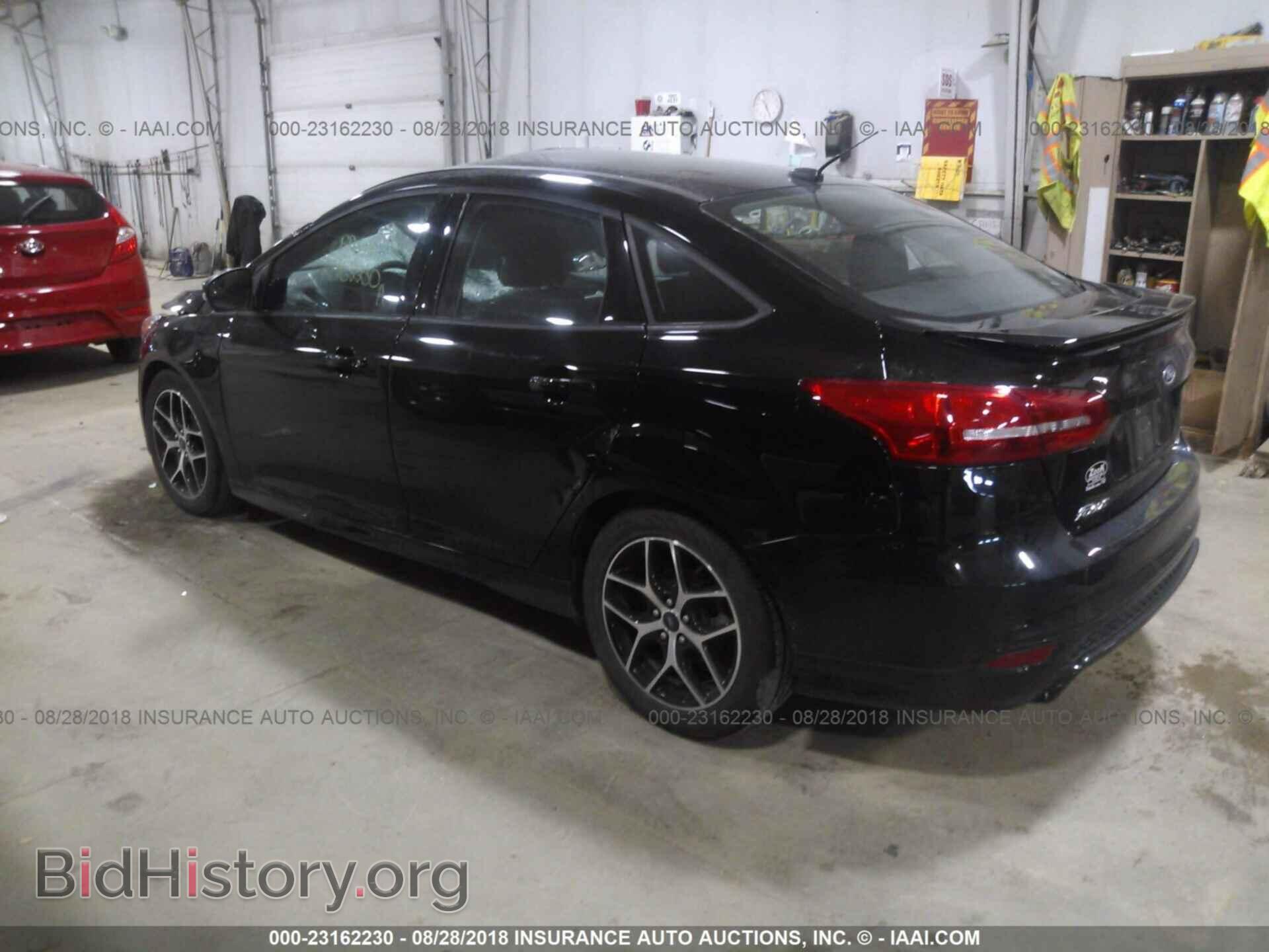 2016 Ford Focus - VIN: 1FADP3F27GL396787 - Фото 3