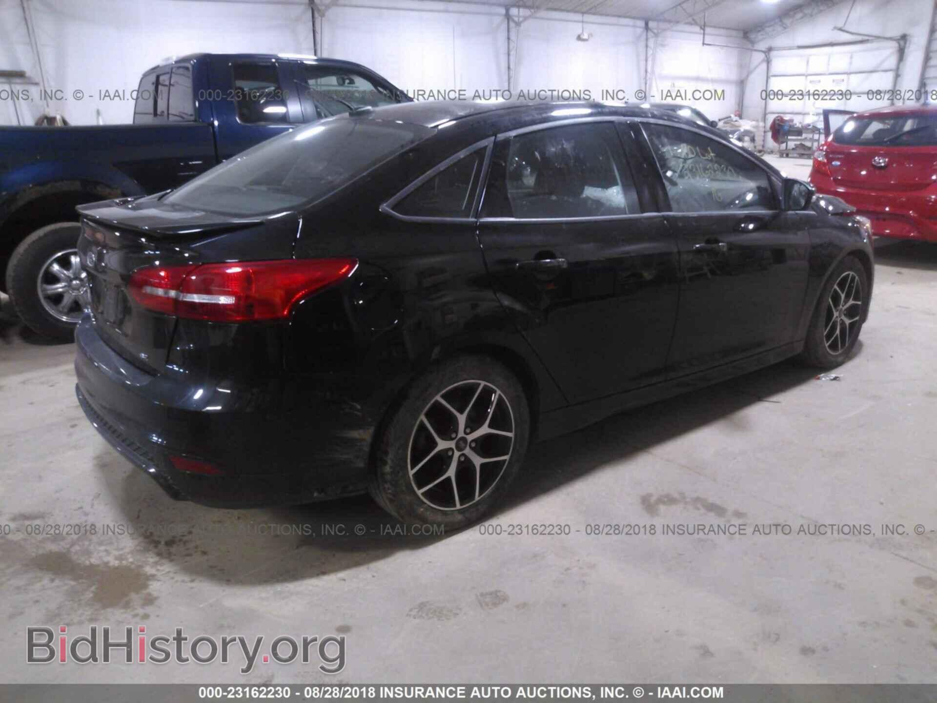 2016 Ford Focus - VIN: 1FADP3F27GL396787 - Фото 4