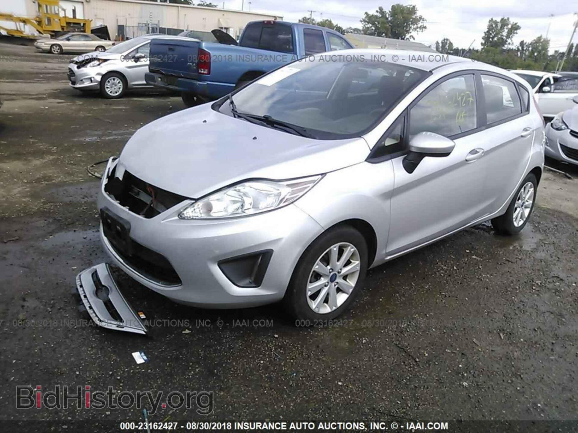 2011 Ford Fiesta - VIN: 3FADP4EJ8BM233068 - Фото 2