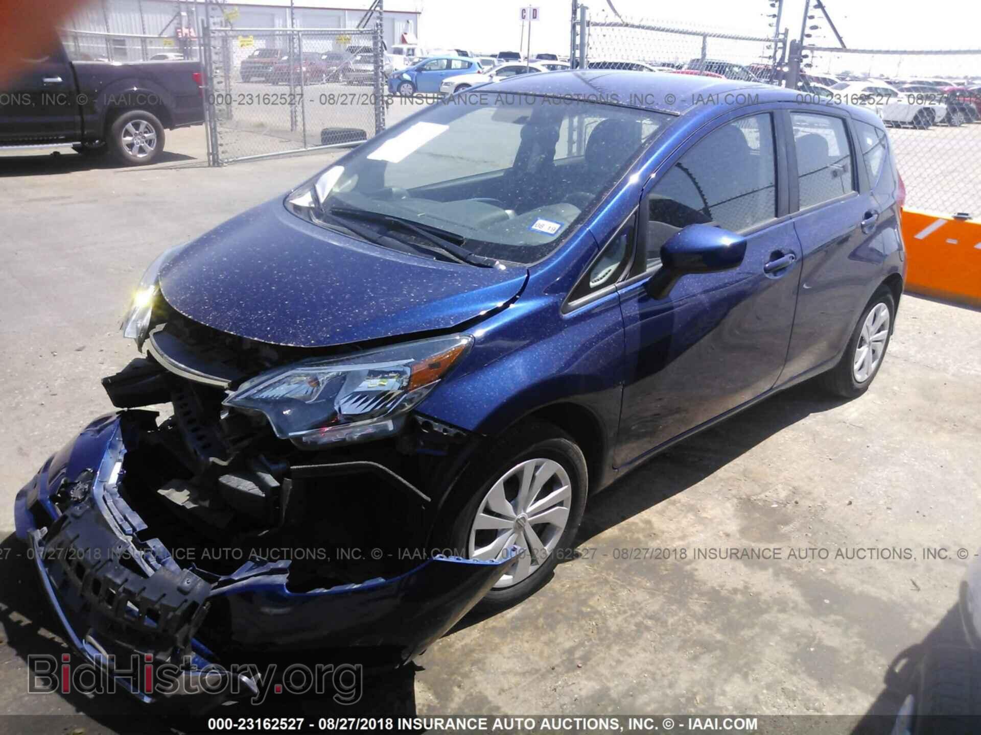 2018 Nissan Versa note - VIN: 3N1CE2CPXJL351766 - Фото 2