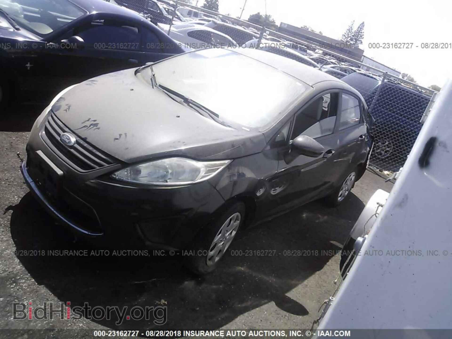 2011 Ford Fiesta - VIN: 3FADP4AJXBM176961 - Фото 2